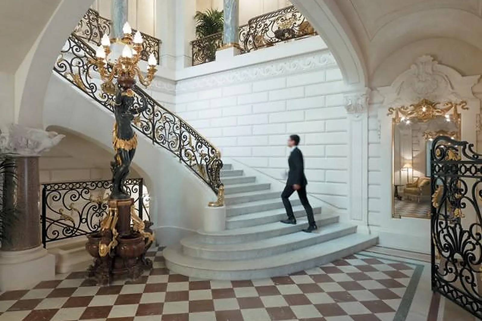 Lieux événementiels, SHANGRI-LA HOTEL