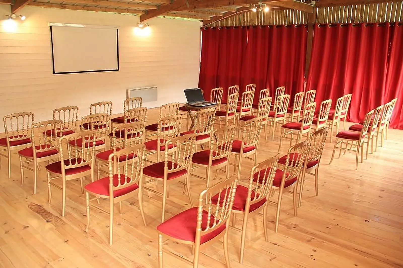 Lieux événementiels, SHERWOOD PARC SEUGY