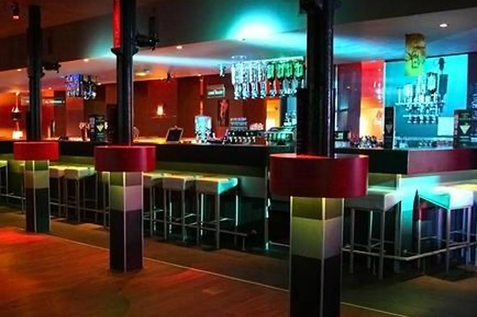 Lieux événementiels, SMILE CLUB