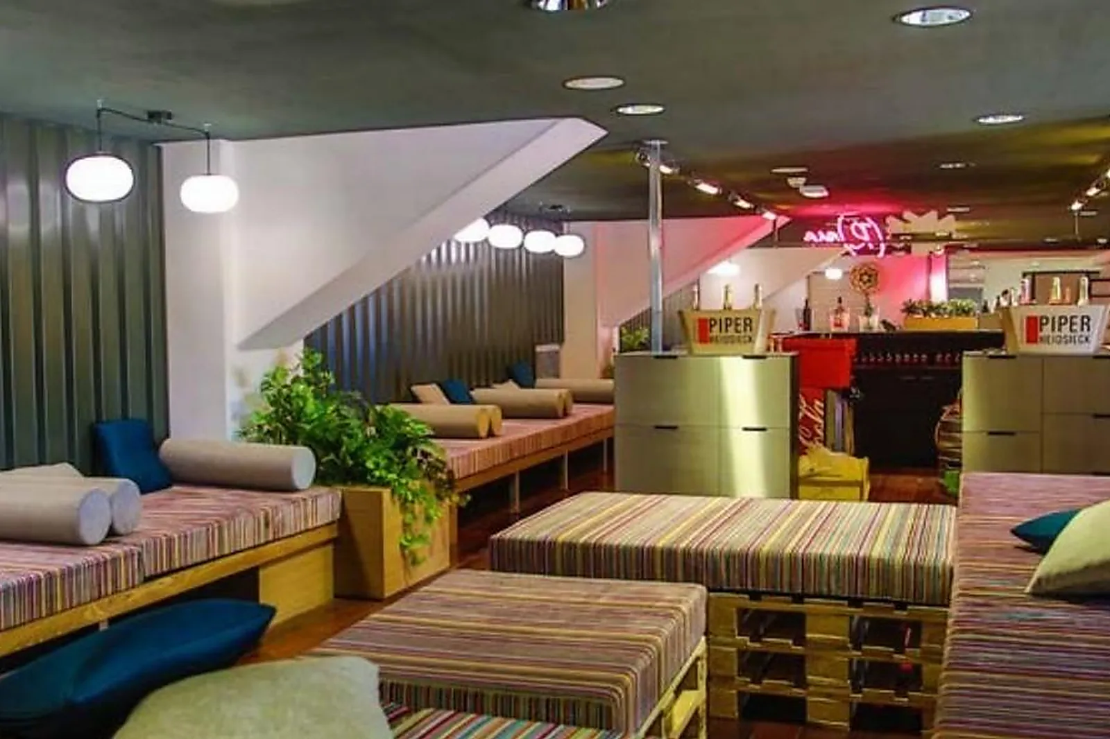 Lieux événementiels, STADE JEAN BOUIN