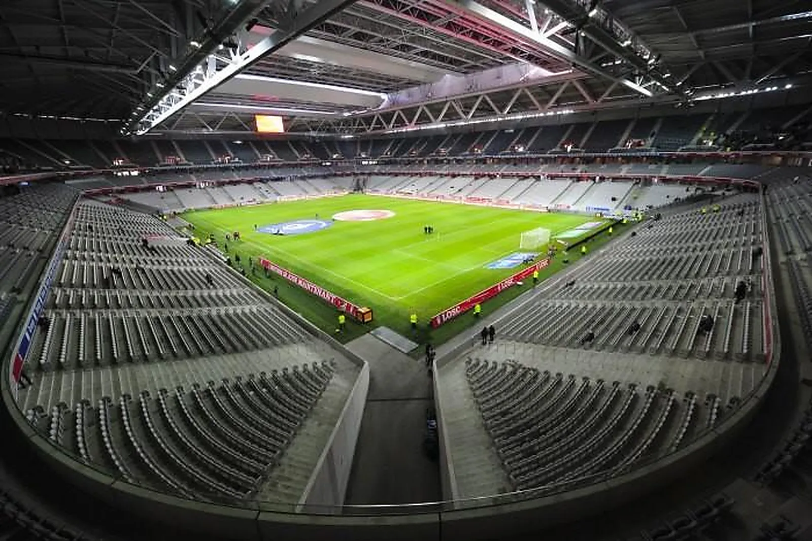Lieux événementiels, STADE PIERRE MAUROY