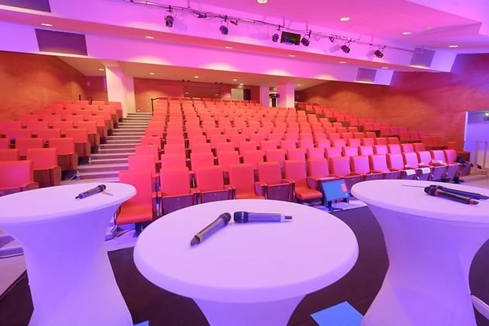 Lieux événementiels, STADE PIERRE MAUROY