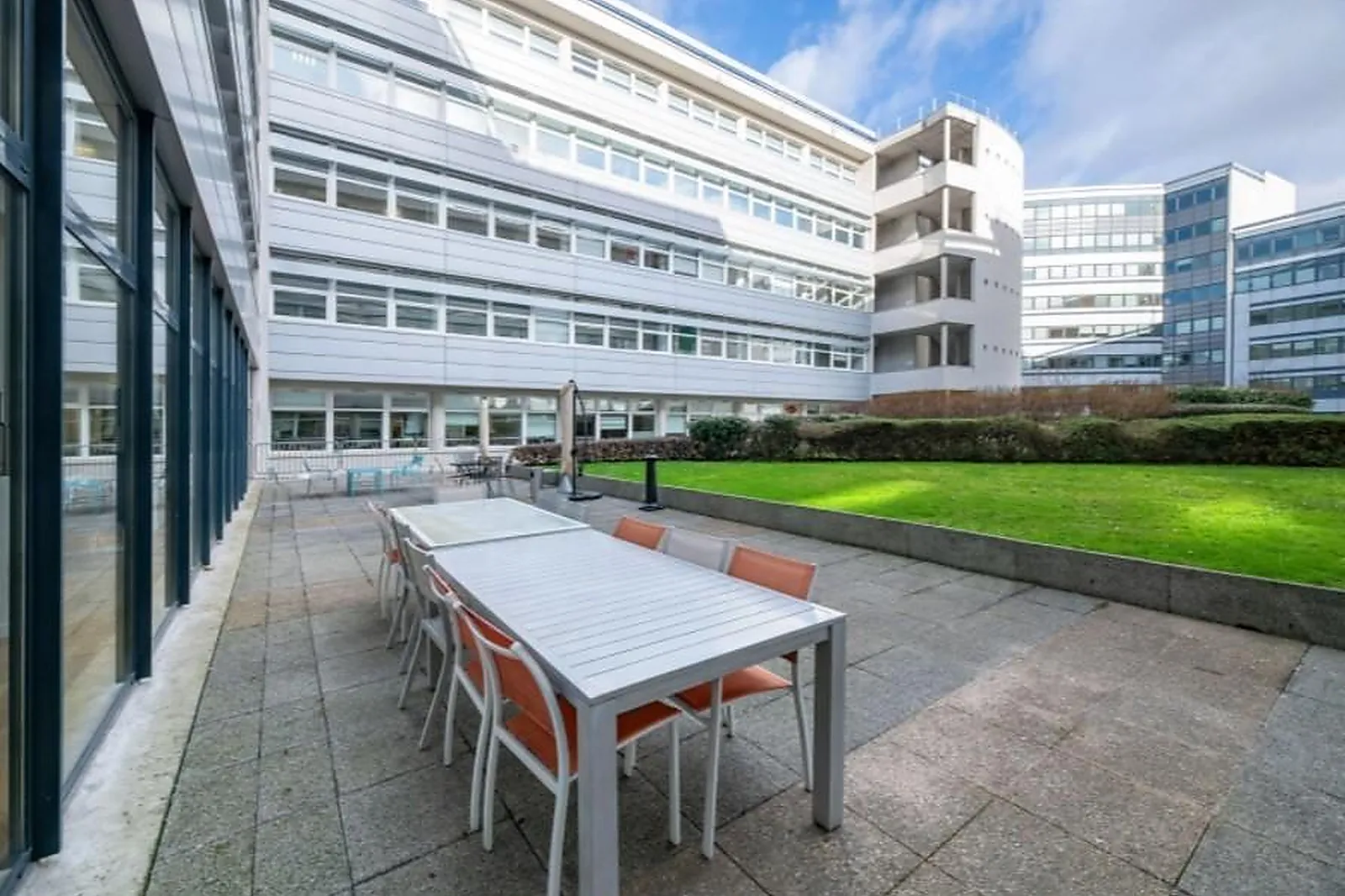 Lieux événementiels, STOP AND WORK MASSY