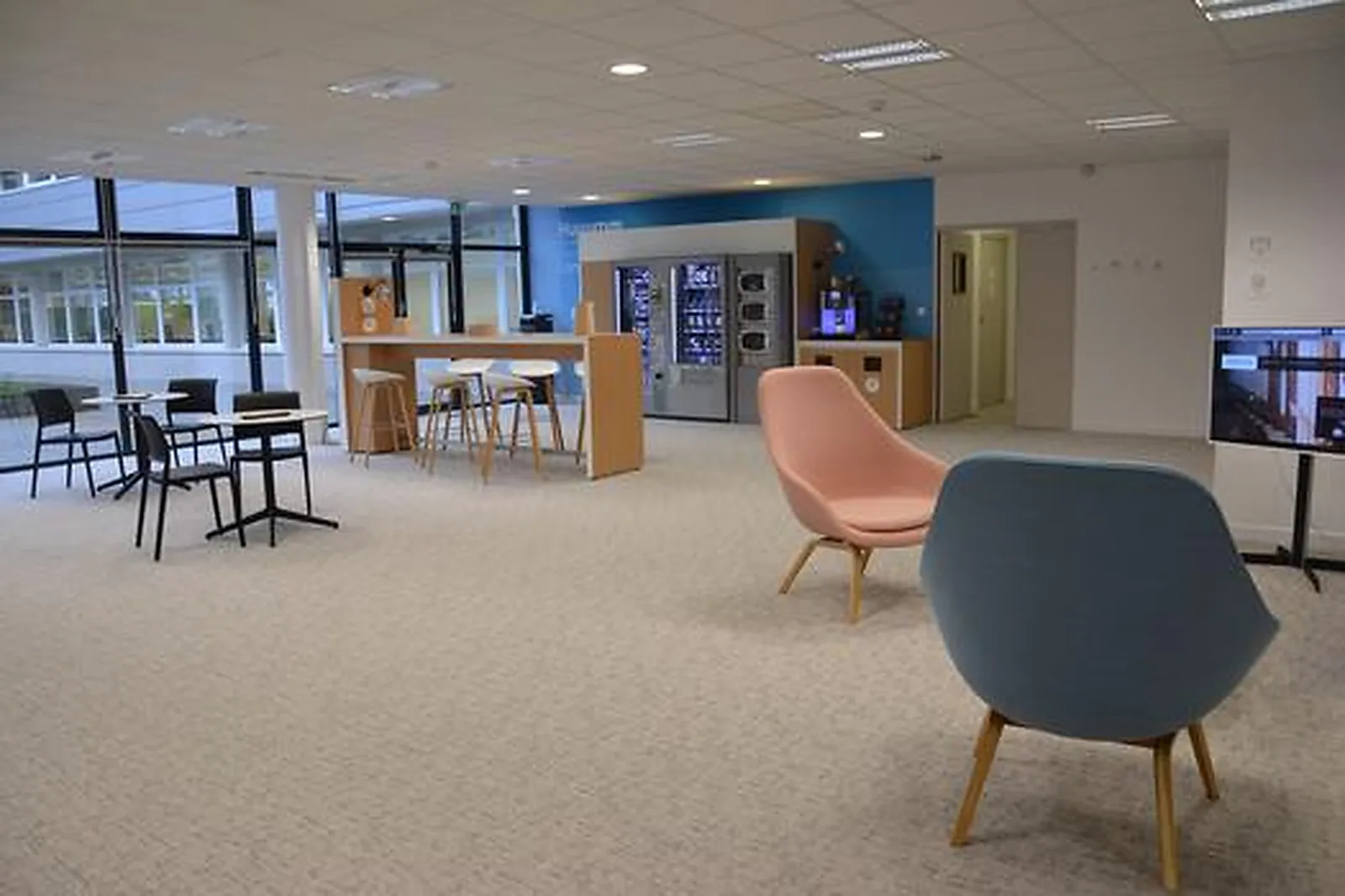 Lieux événementiels, STOP AND WORK MASSY