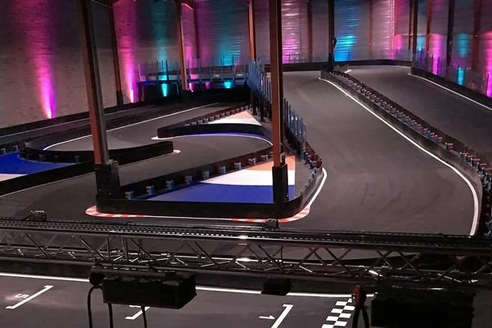 Lieux événementiels, STRAS KART