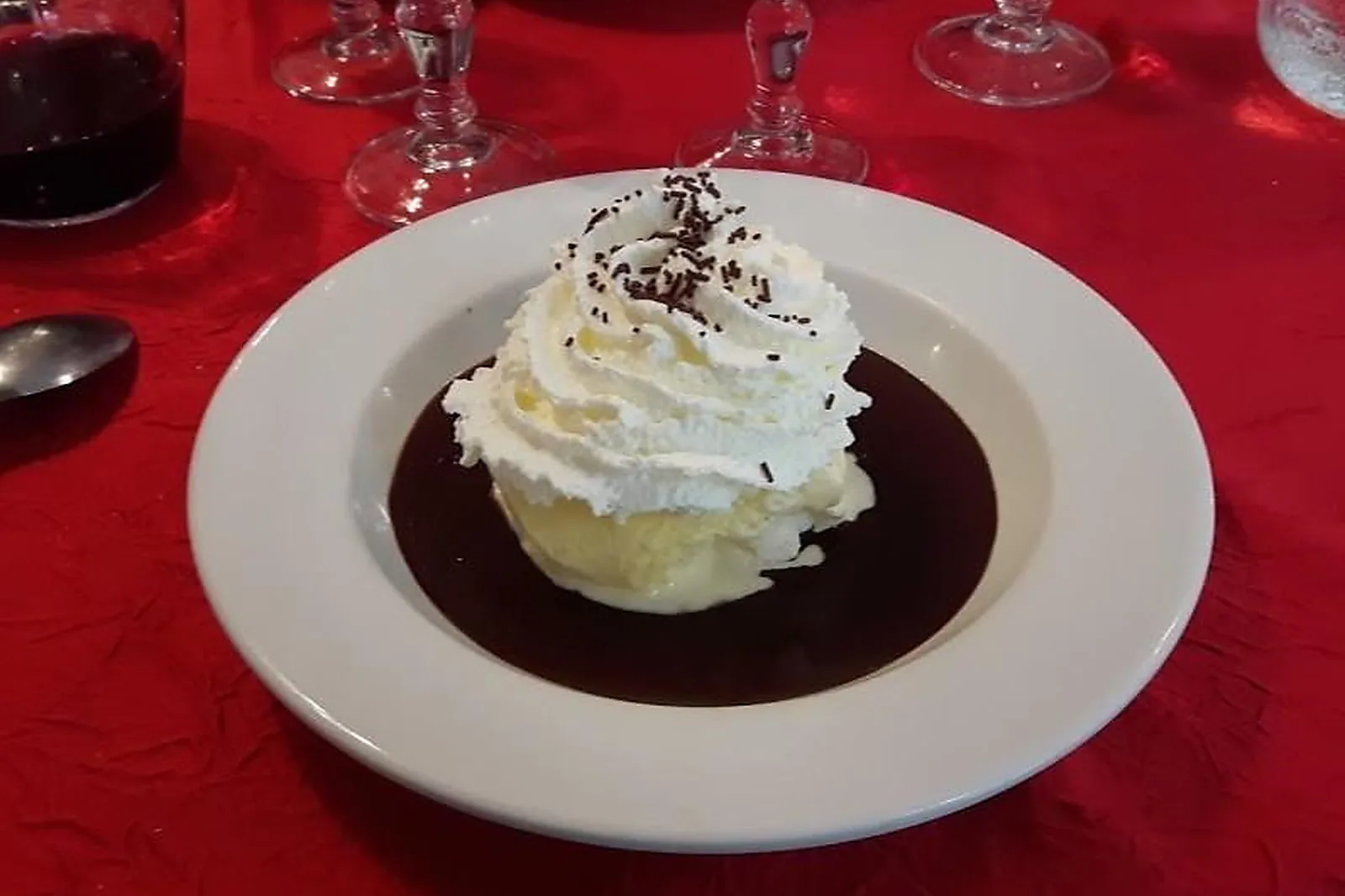 Lieux événementiels, SUPERFLU