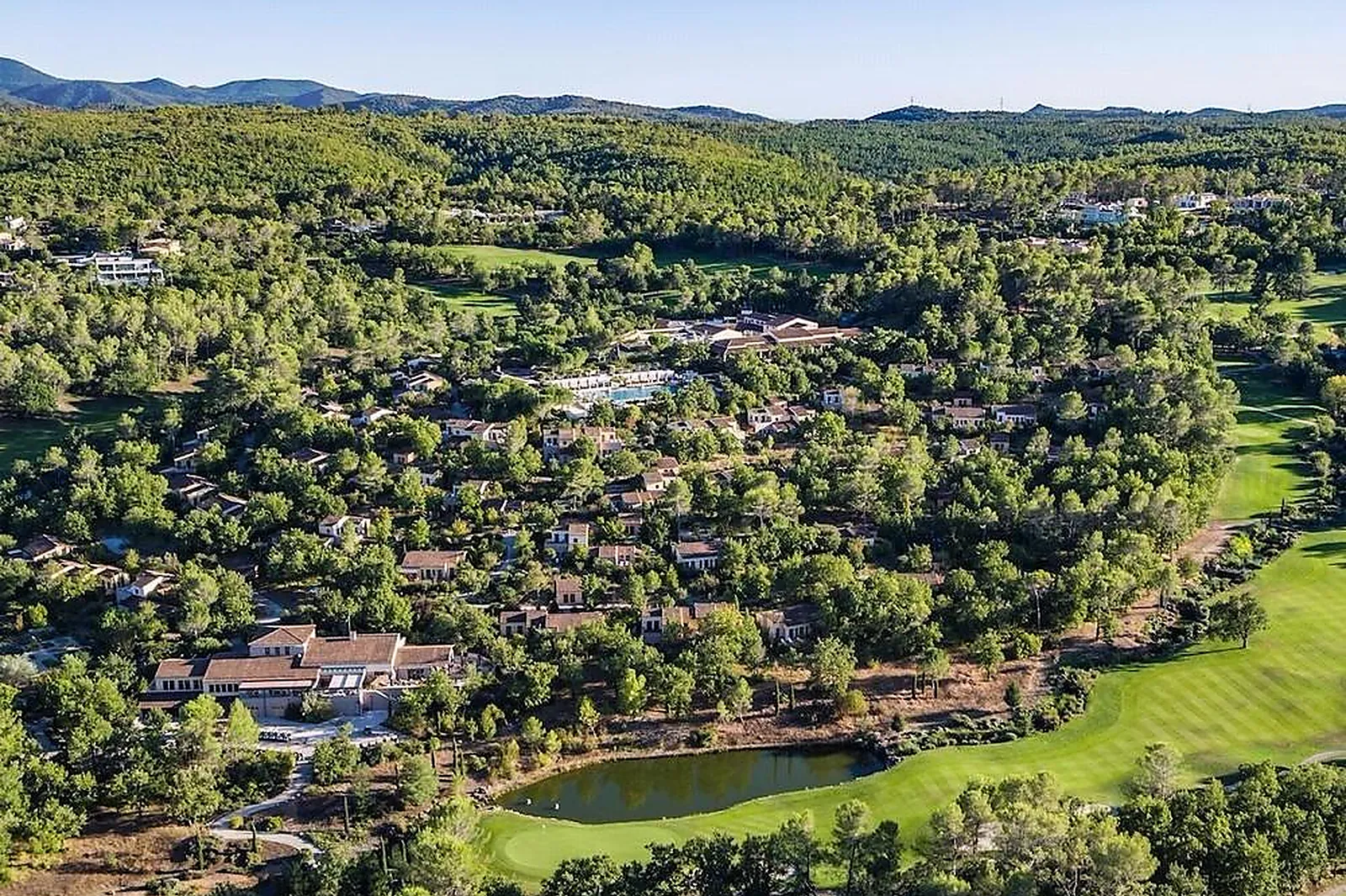 Lieux événementiels, TERRE BLANCHE HOTEL SPA GOLF RESORT