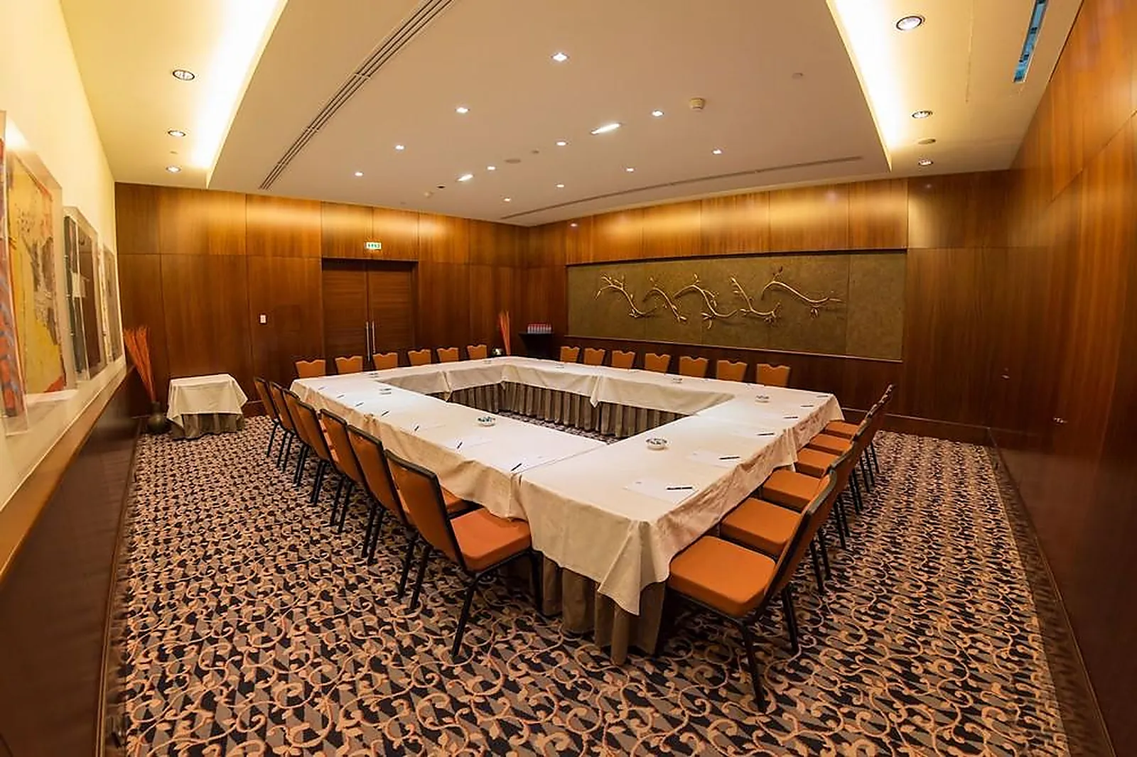 Lieux événementiels, TERRE BLANCHE HOTEL SPA GOLF RESORT