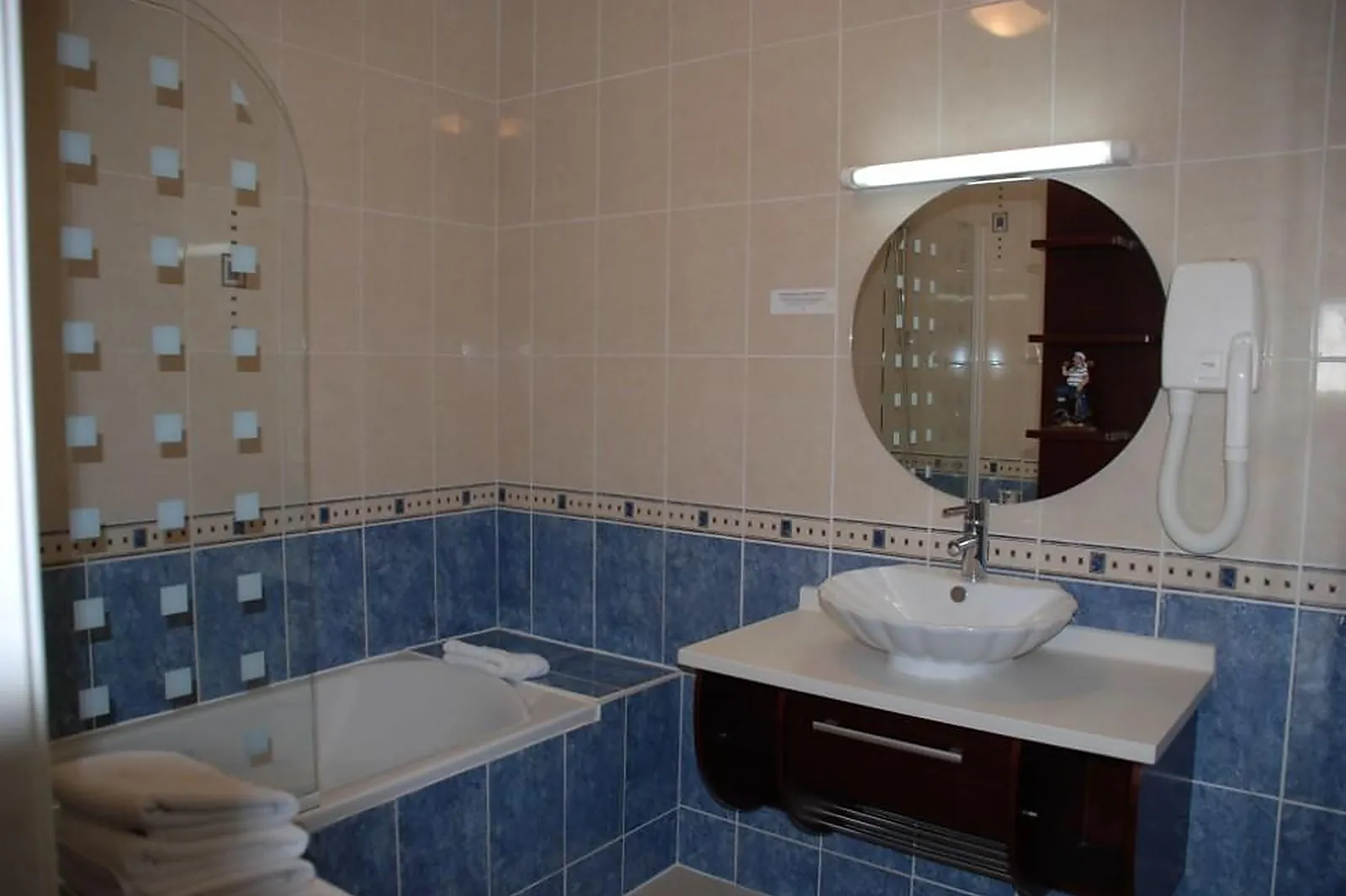 Lieux événementiels, THE ORIGINALS CITY HÔTEL LE BELLEVUE