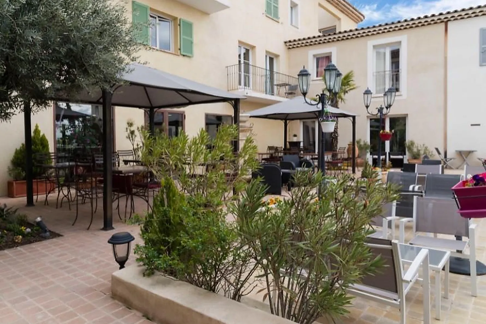 Lieux événementiels, THE ORIGINALS CITY HÔTEL LE VILLAGE PROVENÇAL