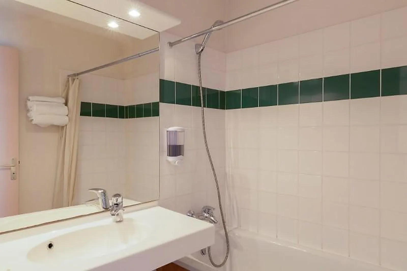 Lieux événementiels, THE ORIGINALS CITY HÔTEL NOVALIS QUIMPERLE