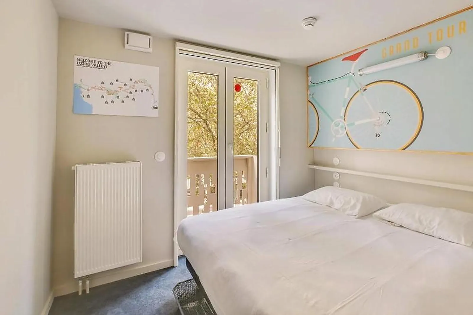 Lieux événementiels, THE PEOPLE HOSTEL