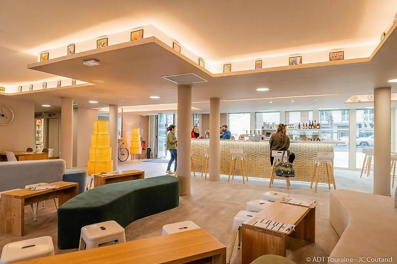 Lieux événementiels, THE PEOPLE HOSTEL