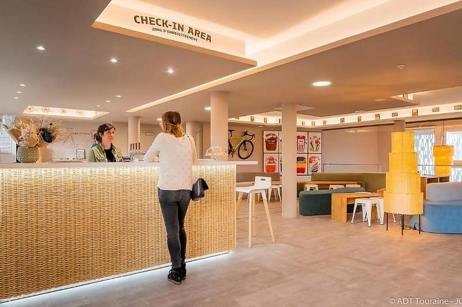 Lieux événementiels, THE PEOPLE HOSTEL