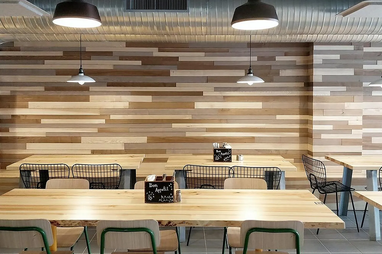 Lieux événementiels, THE PEOPLE HOSTEL LES DEUX ALPES