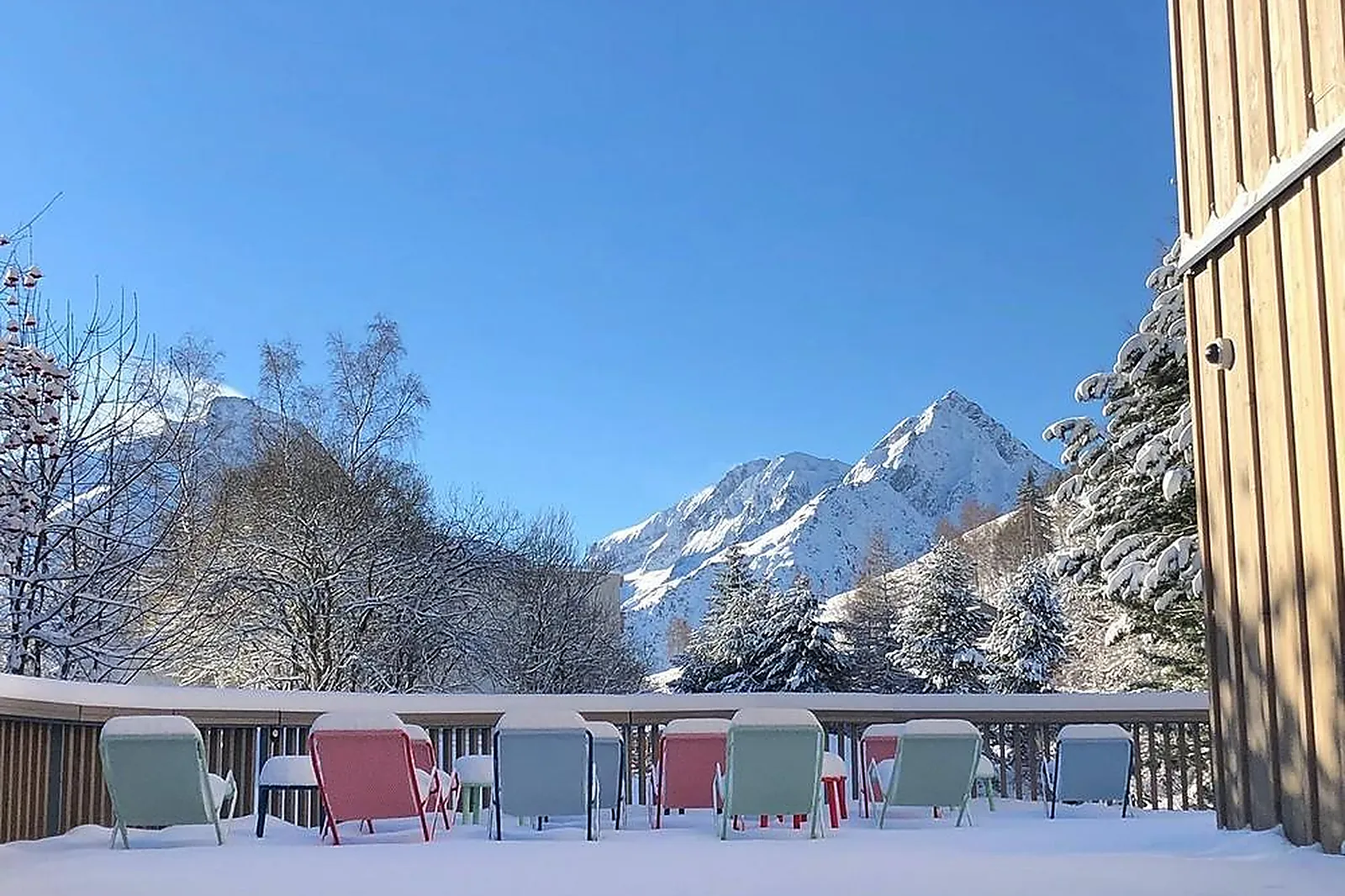 Lieux événementiels, THE PEOPLE HOSTEL LES DEUX ALPES