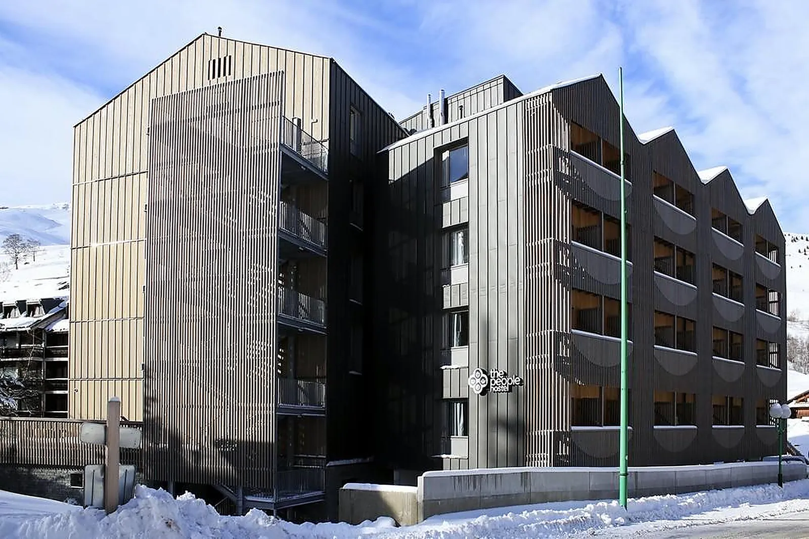 Lieux événementiels, THE PEOPLE HOSTEL LES DEUX ALPES