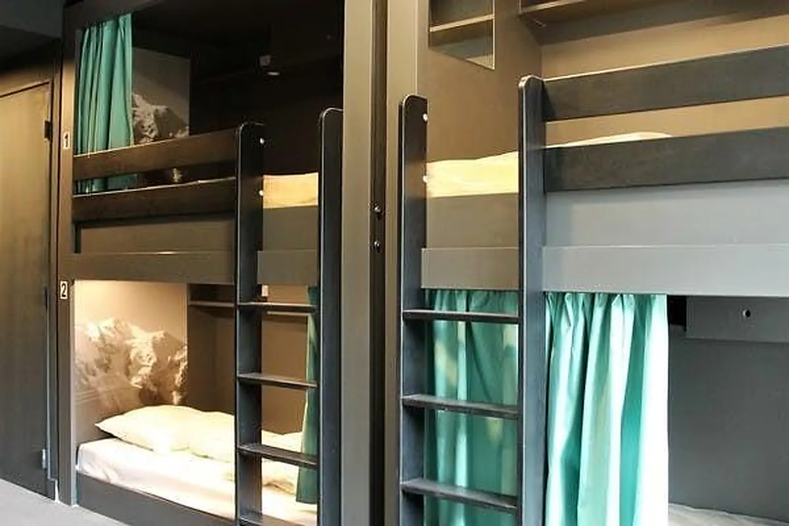 Lieux événementiels, THE PEOPLE HOSTEL LES DEUX ALPES