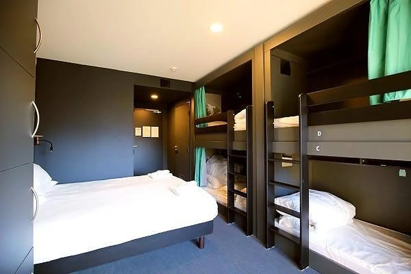 Lieux événementiels, THE PEOPLE HOSTEL LES DEUX ALPES