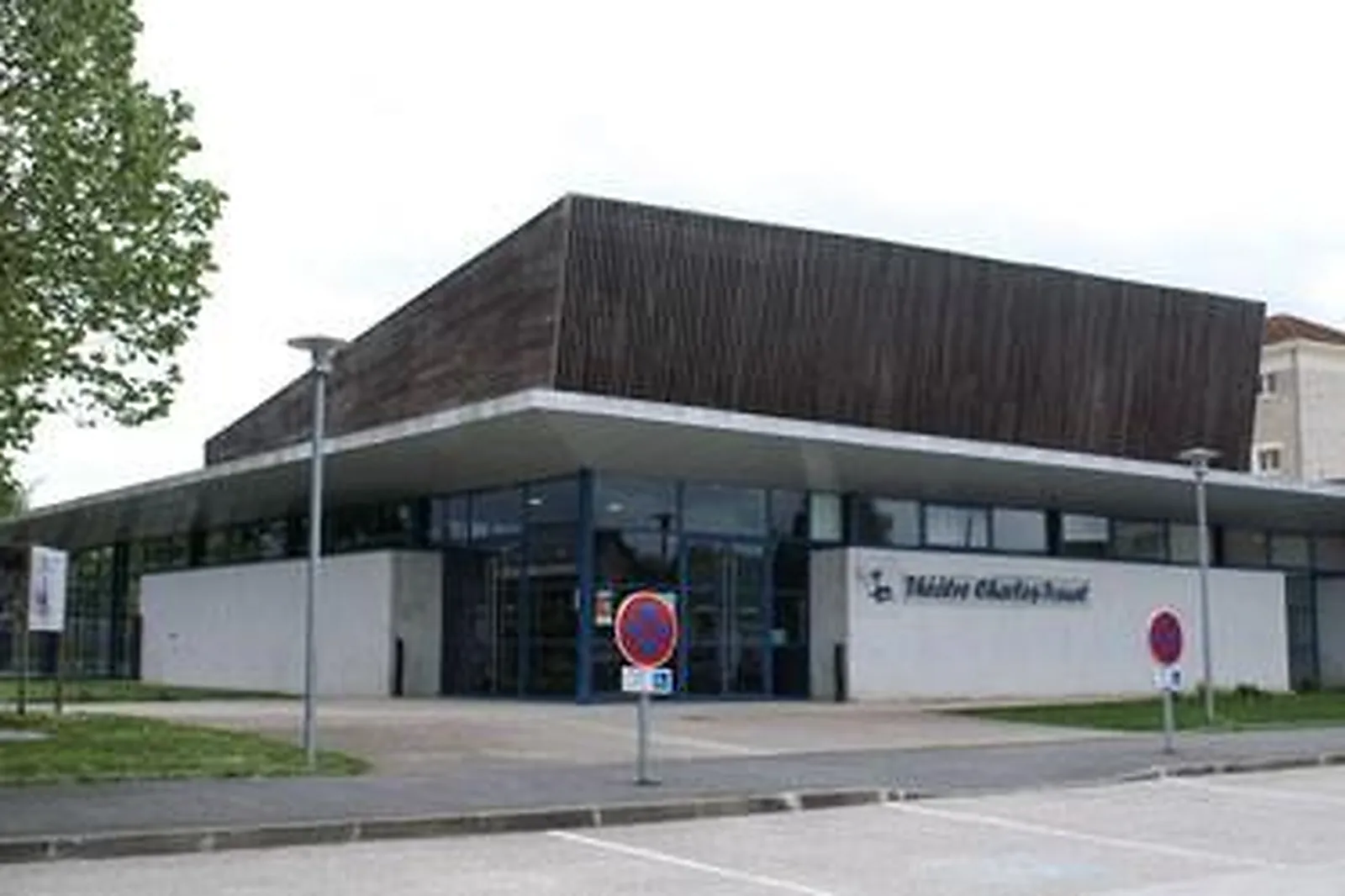 Lieux événementiels, THÉÂTRE CHARLES-TRENET