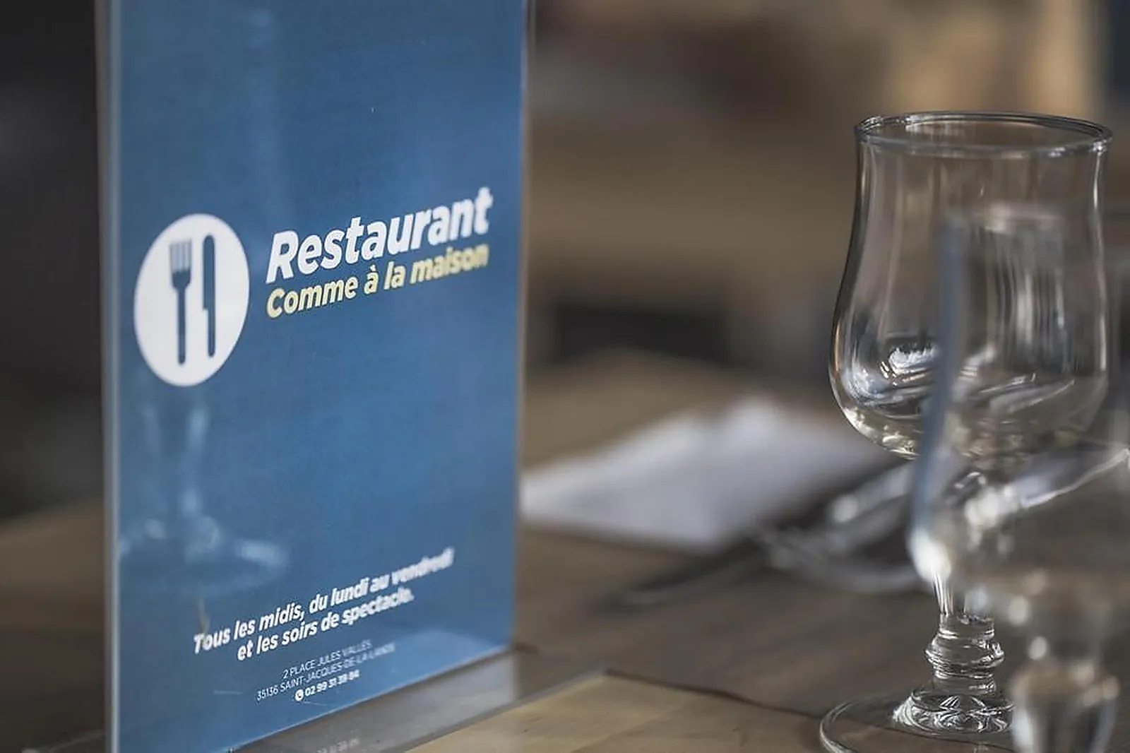 Lieux événementiels, THÉÂTRE L'AIRE LIBRE