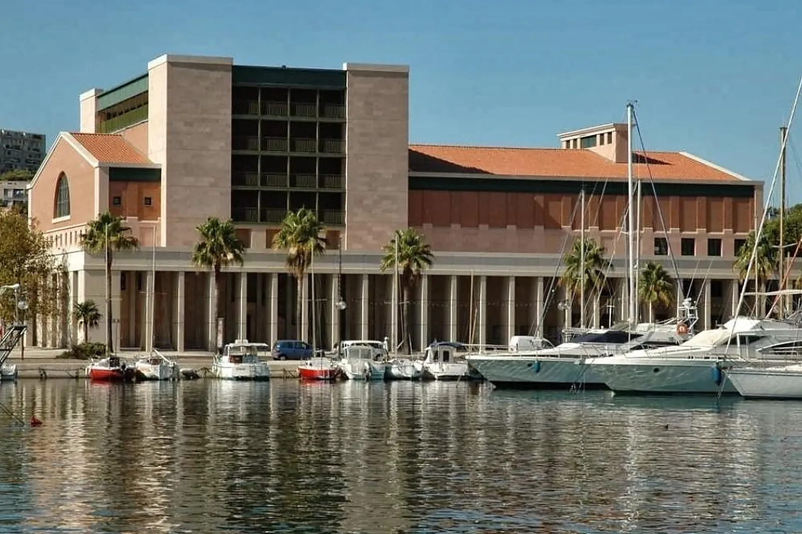 Lieux événementiels, THÉÂTRE DES SALINS