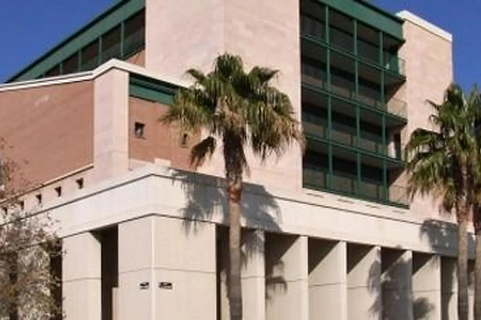 Lieux événementiels, THÉÂTRE DES SALINS