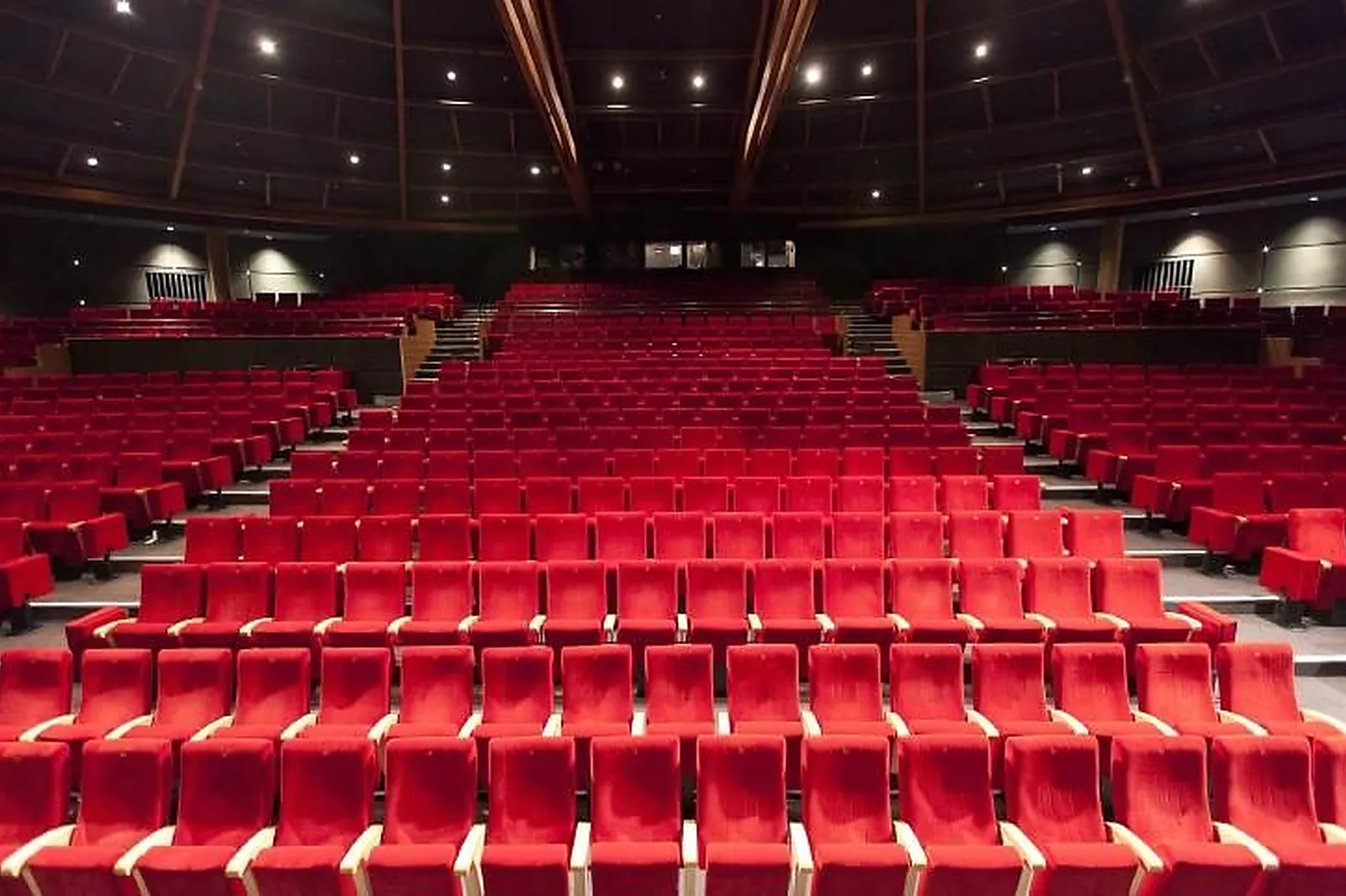 Lieux événementiels, THÉÂTRE DU ROND-POINT