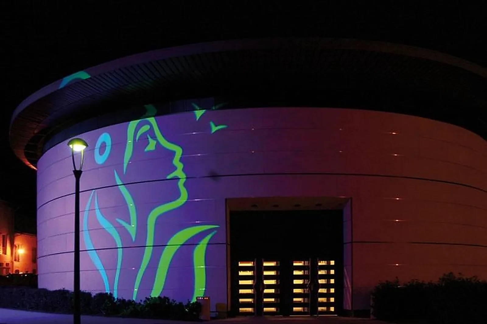 Lieux événementiels, THÉÂTRE EN ROND