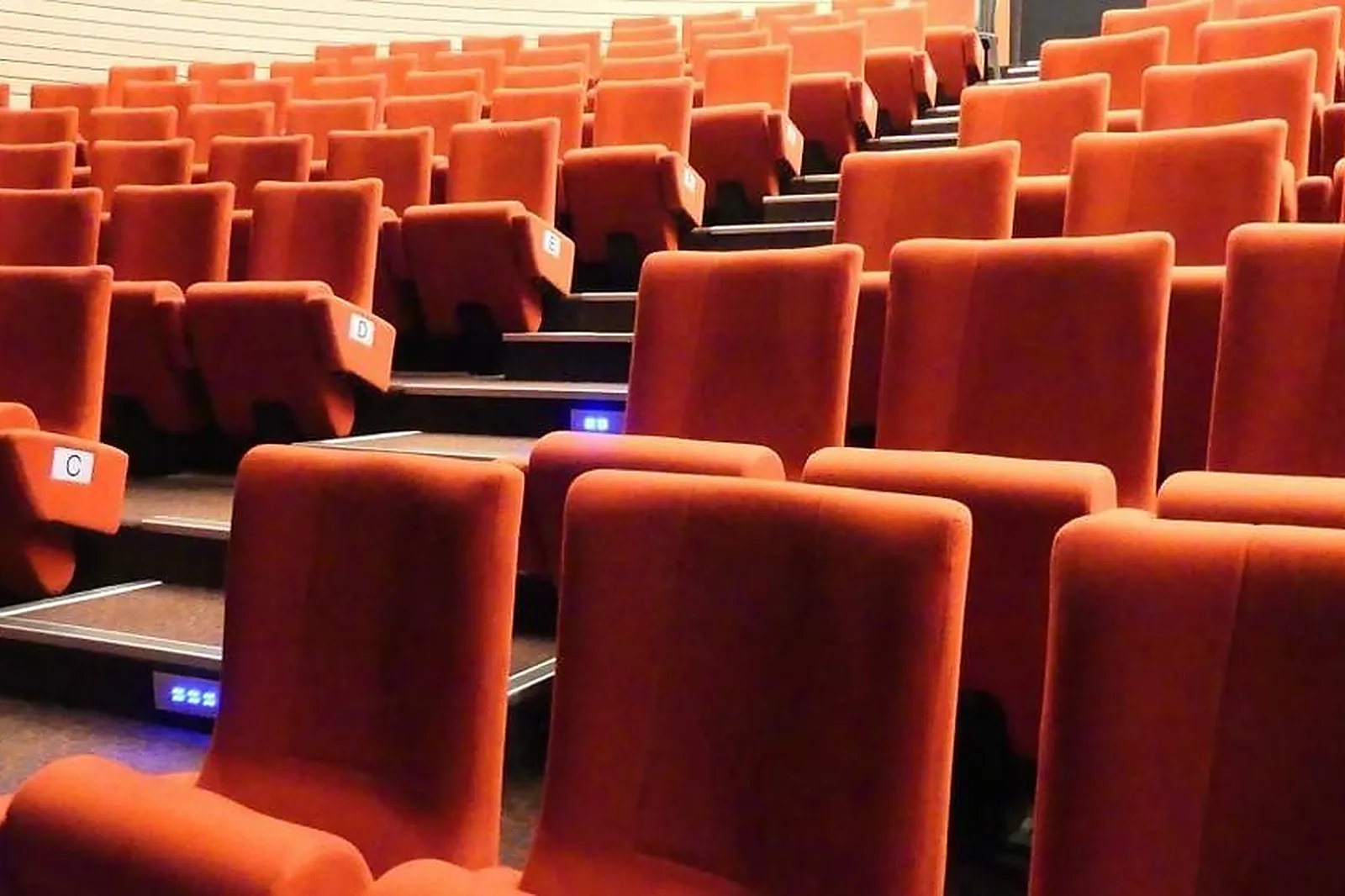 Lieux événementiels, THÉÂTRE EN ROND