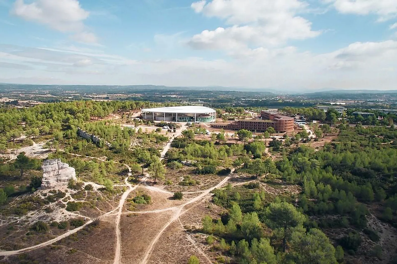Lieux événementiels, THECAMP