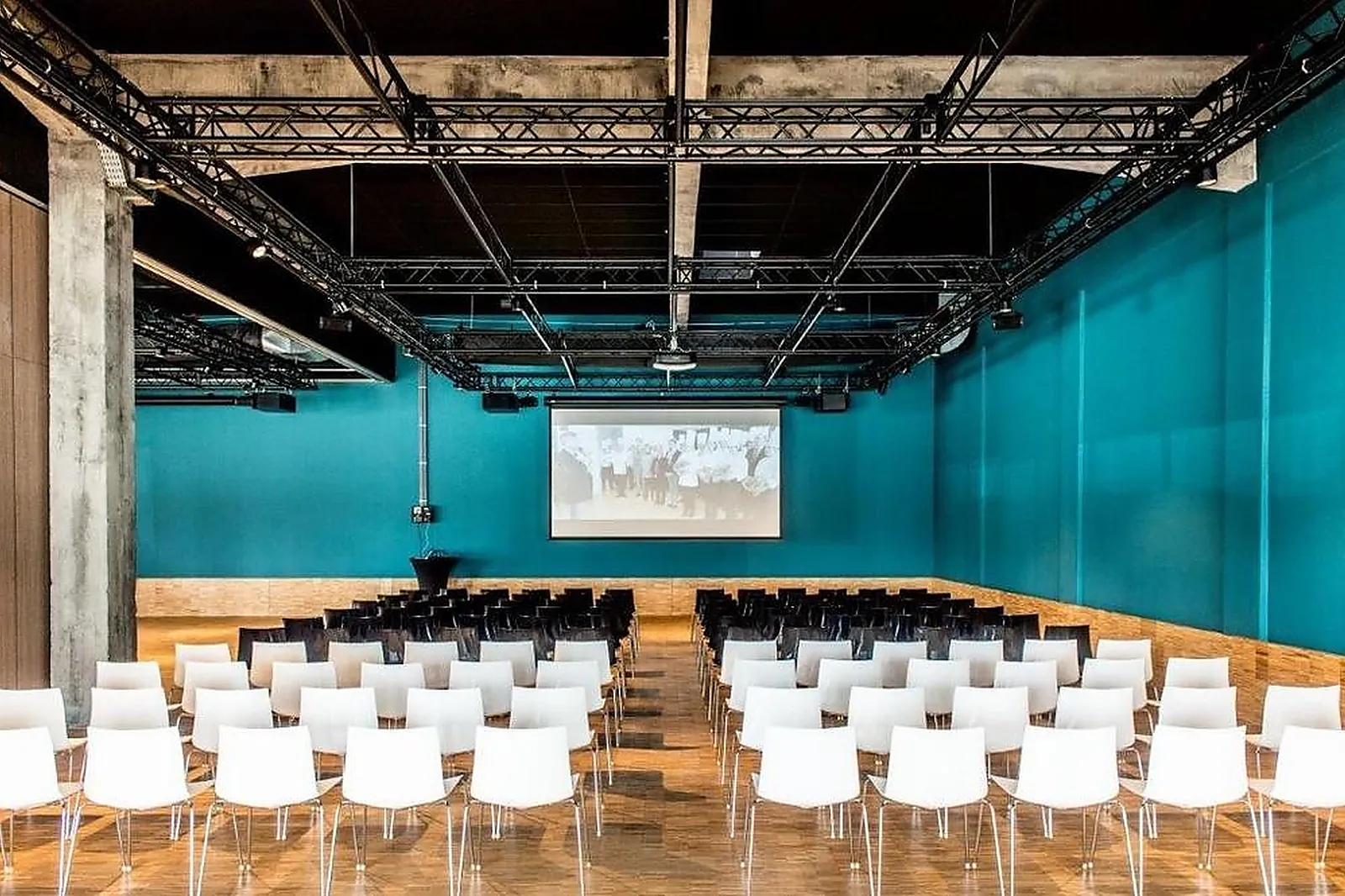 Lieux événementiels, TITAN ESPACE EVÉNEMENTIEL