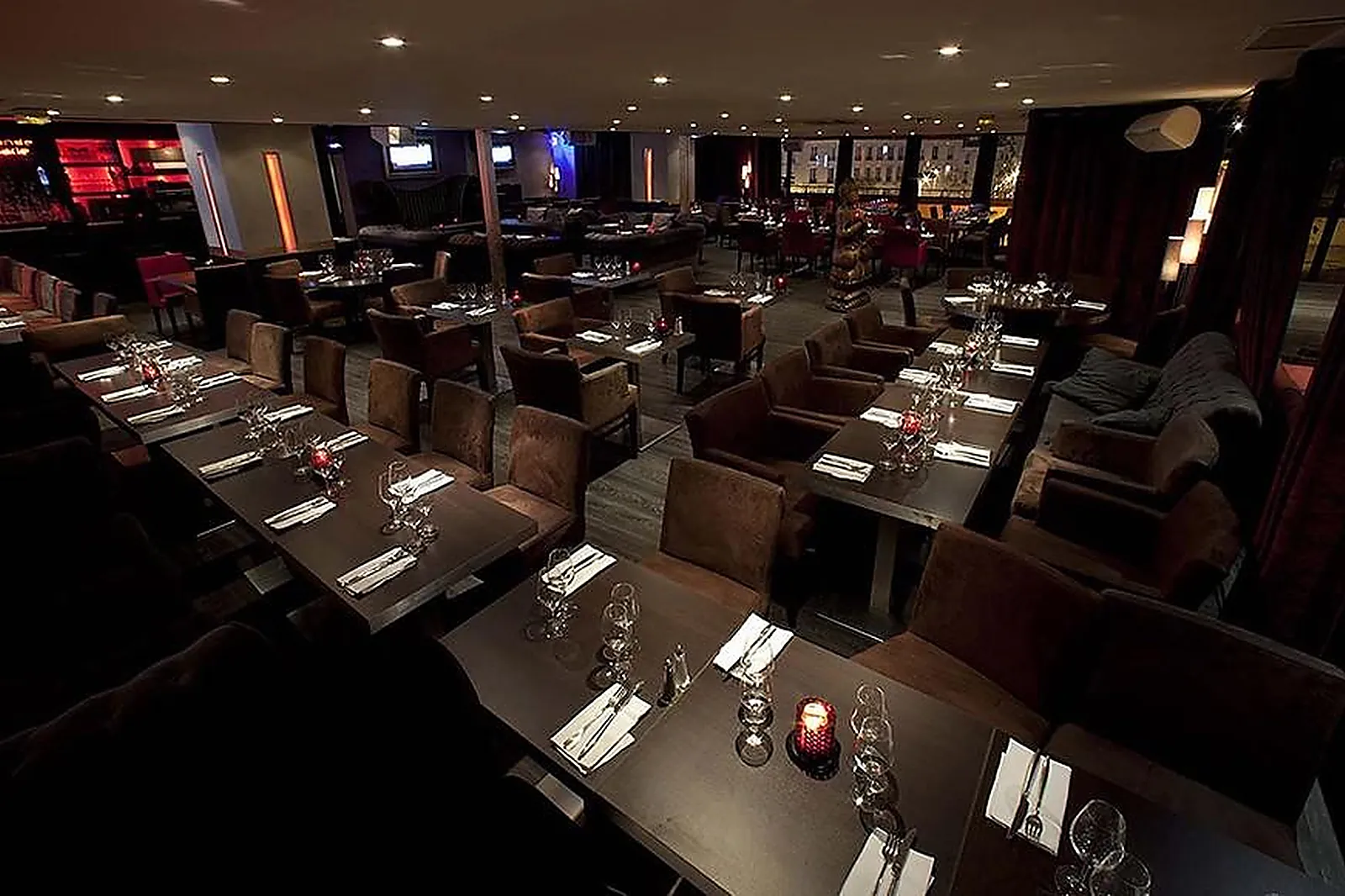 Lieux événementiels, TOUT LE MONDE EN PARLE