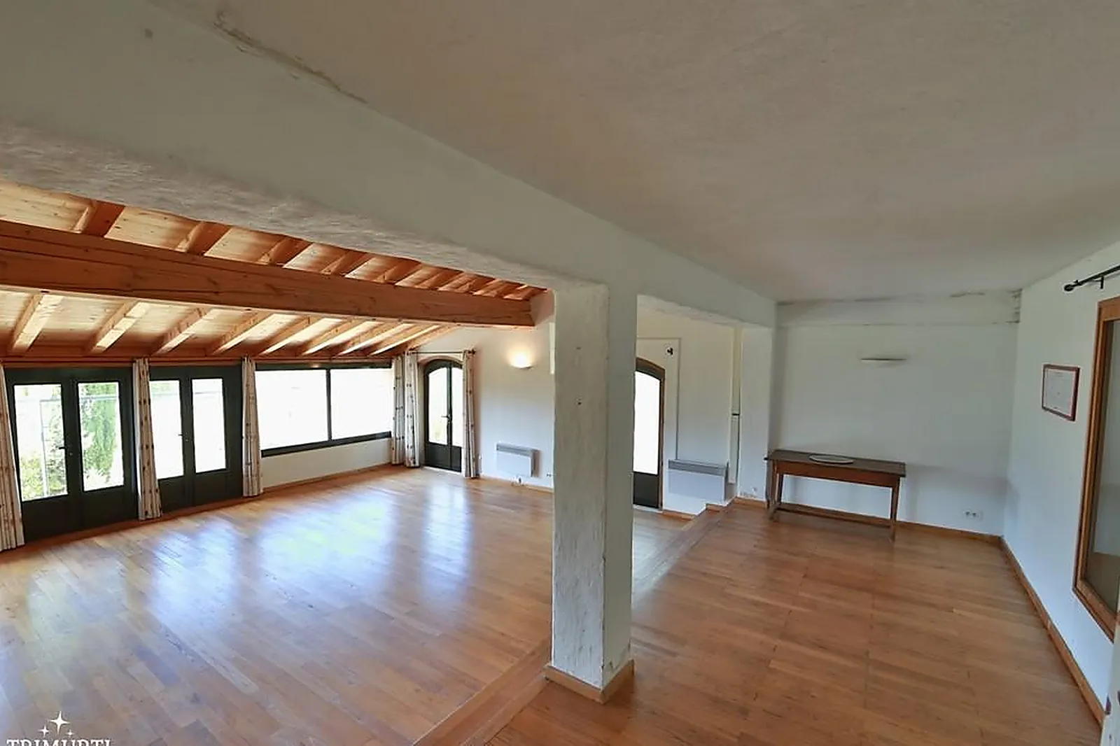 Lieux événementiels, TRIMURTI VILLAGE