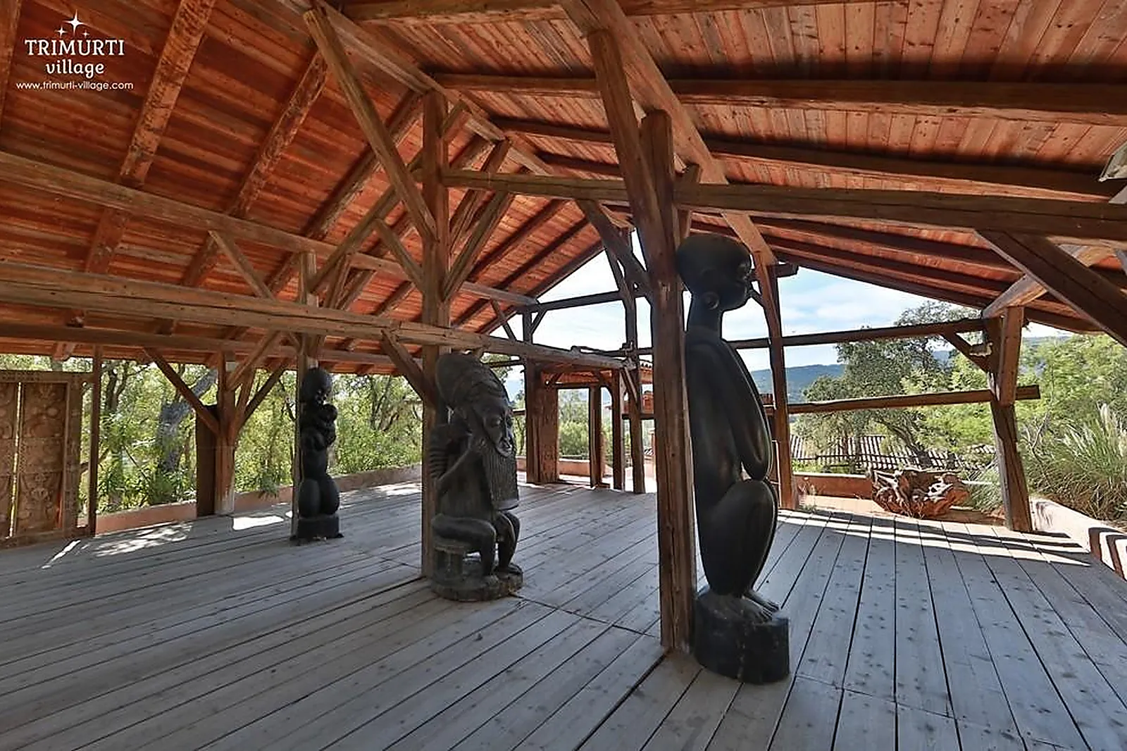 Lieux événementiels, TRIMURTI VILLAGE