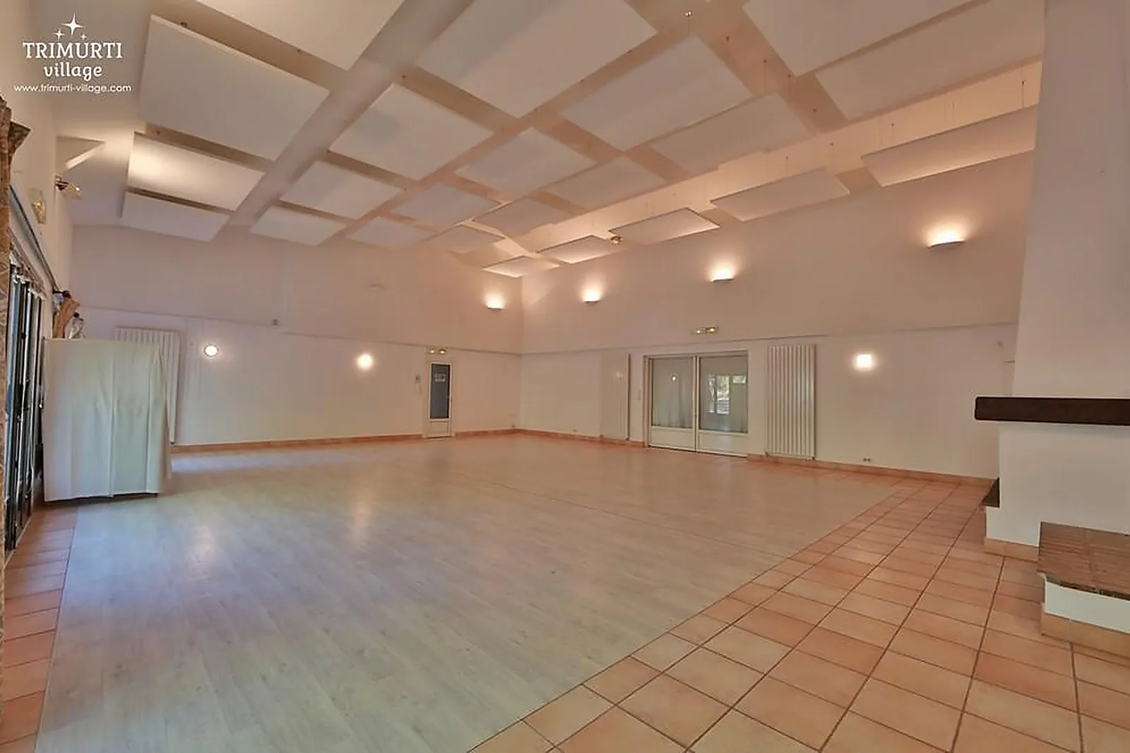 Lieux événementiels, TRIMURTI VILLAGE