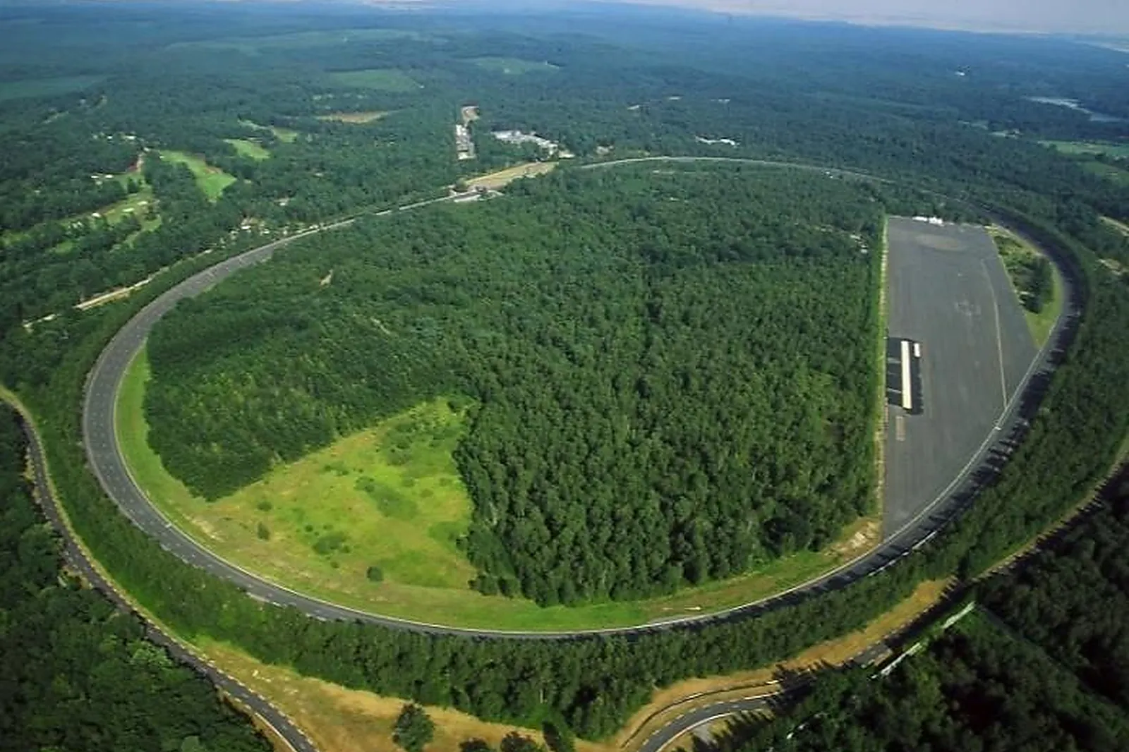 Lieux événementiels, UTAC MORTEFONTAINE