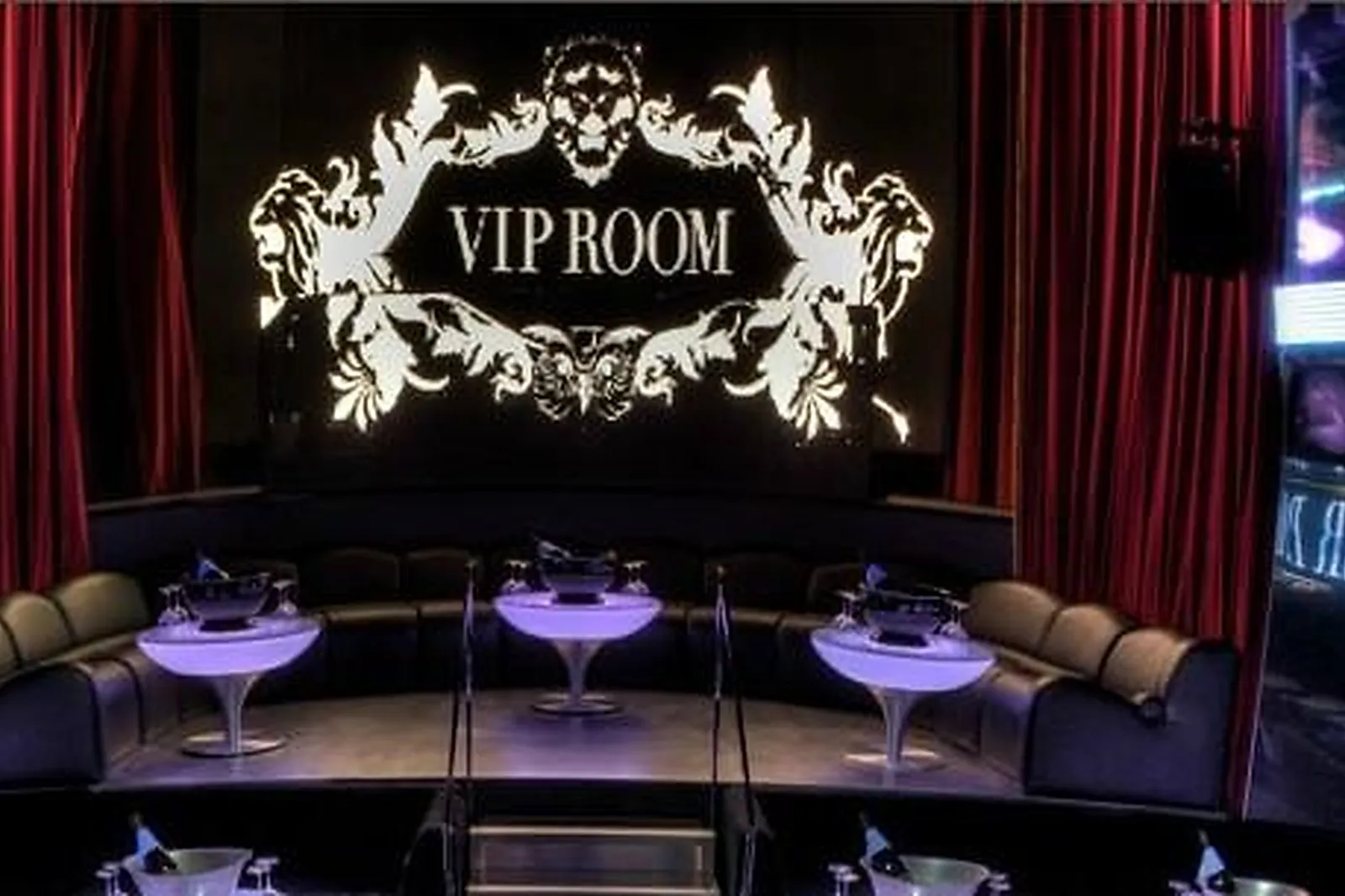 Lieux événementiels, VIP ROOM THEATER