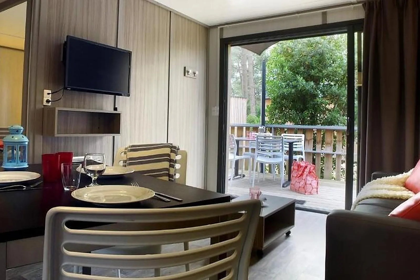 Lieux événementiels, VVF CLUB INTENSE LE CAP FERRET