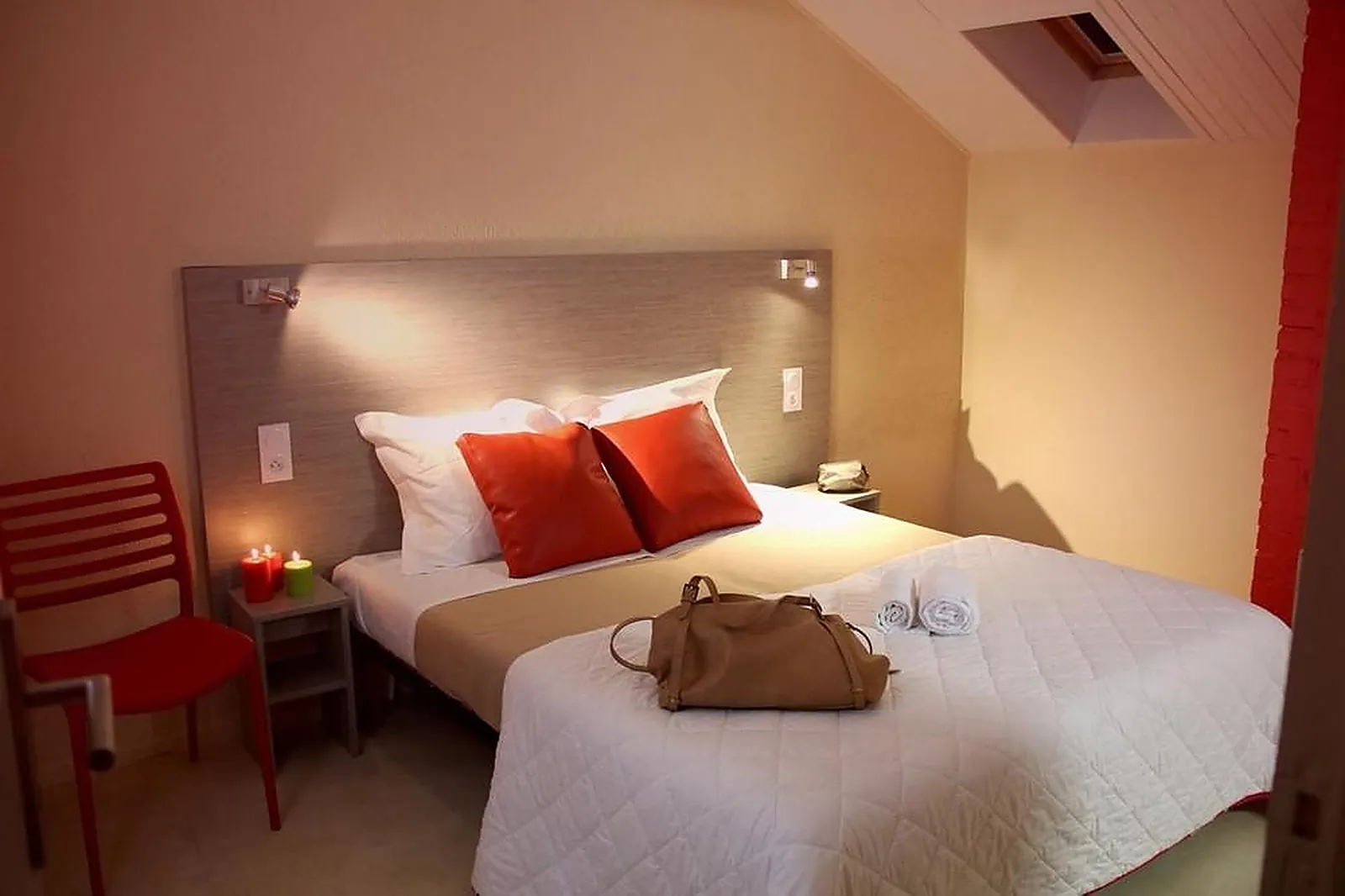 Lieux événementiels, VVF CLUB INTENSE LES PIERRES ROUGES