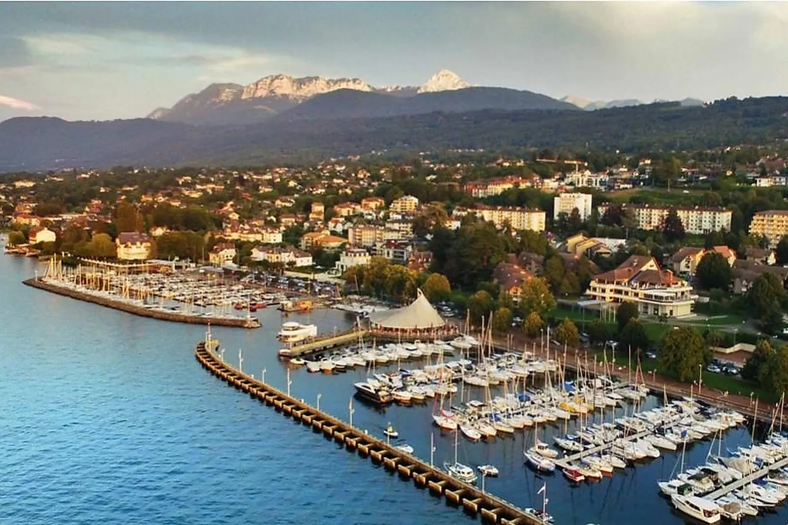 Lieux événementiels, VVF CLUB INTENSE LES RIVES DU LÉMAN