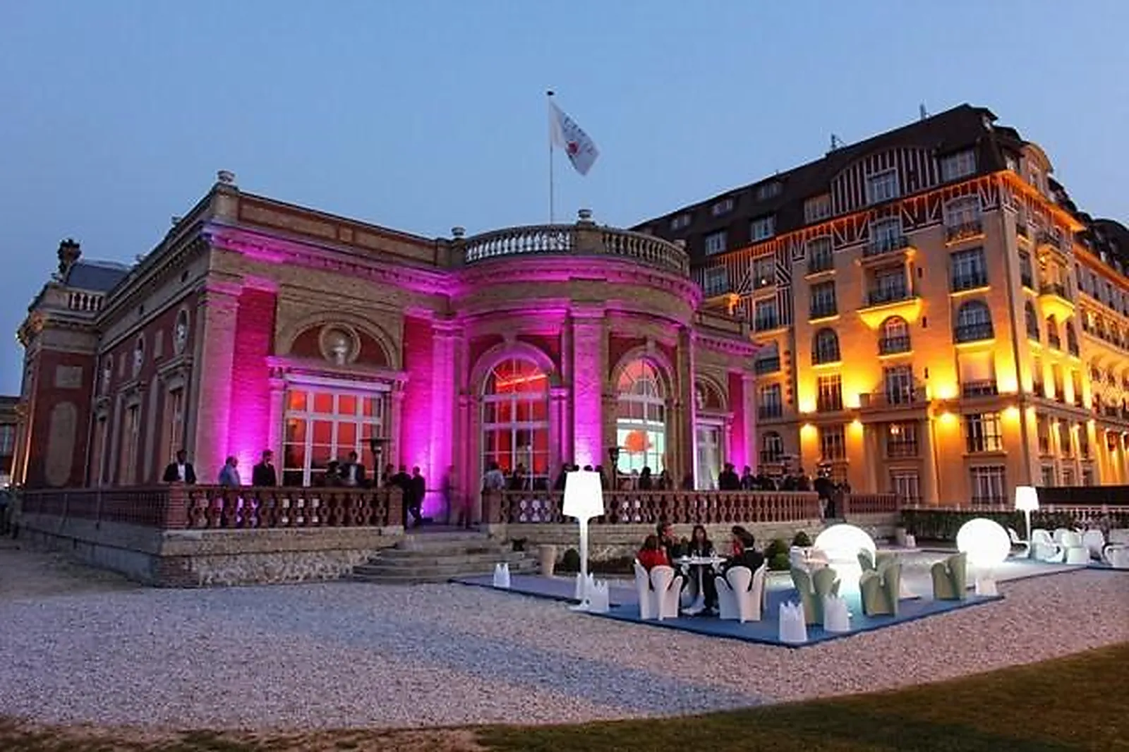 Lieux événementiels, VILLA LE CERCLE