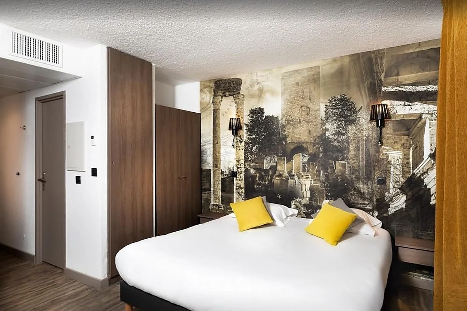 Lieux événementiels, VILLAGE CAMARGUAIS