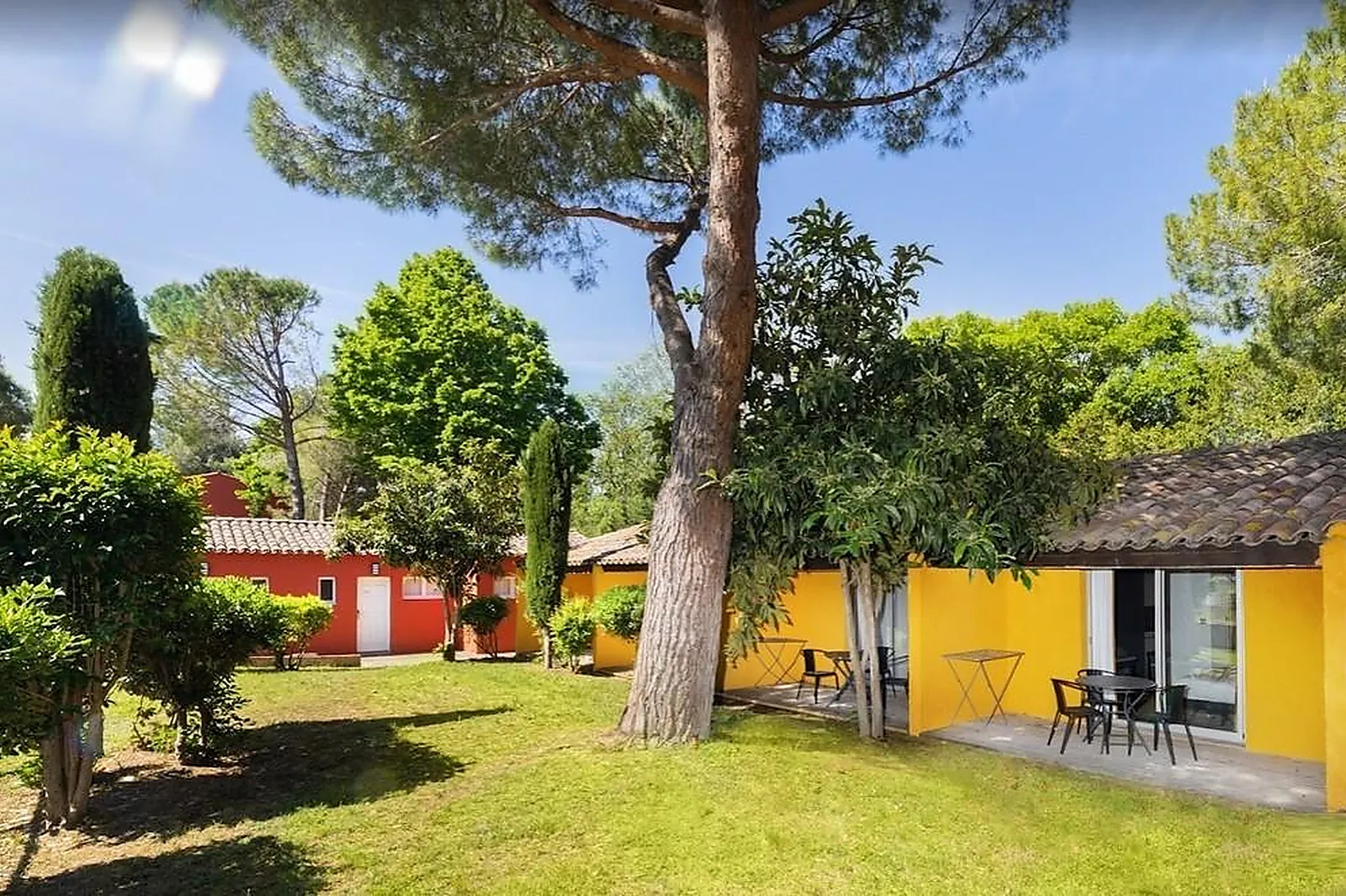 Lieux événementiels, VILLAGE CAMARGUAIS