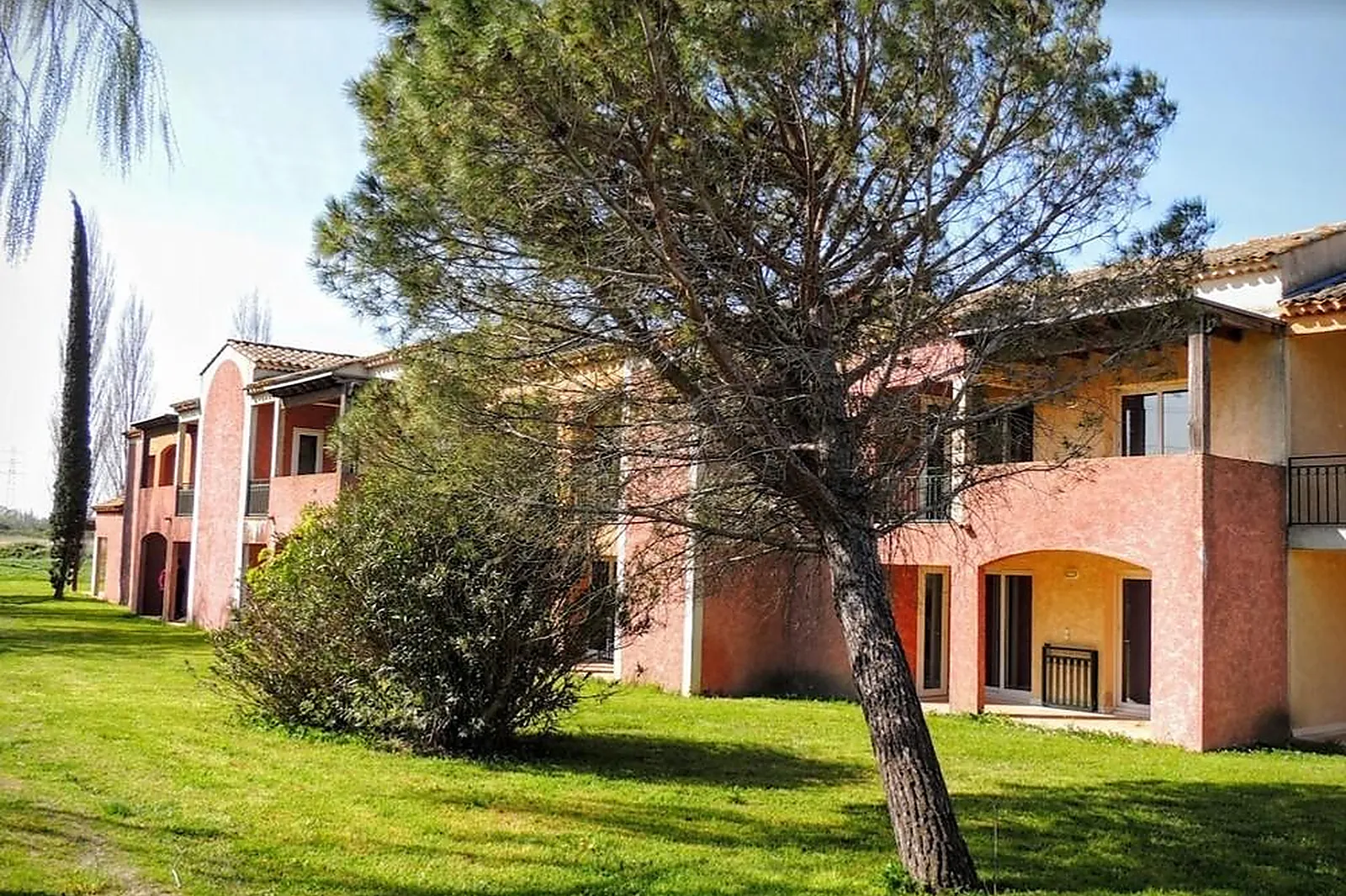 Lieux événementiels, VILLAGE CAMARGUAIS