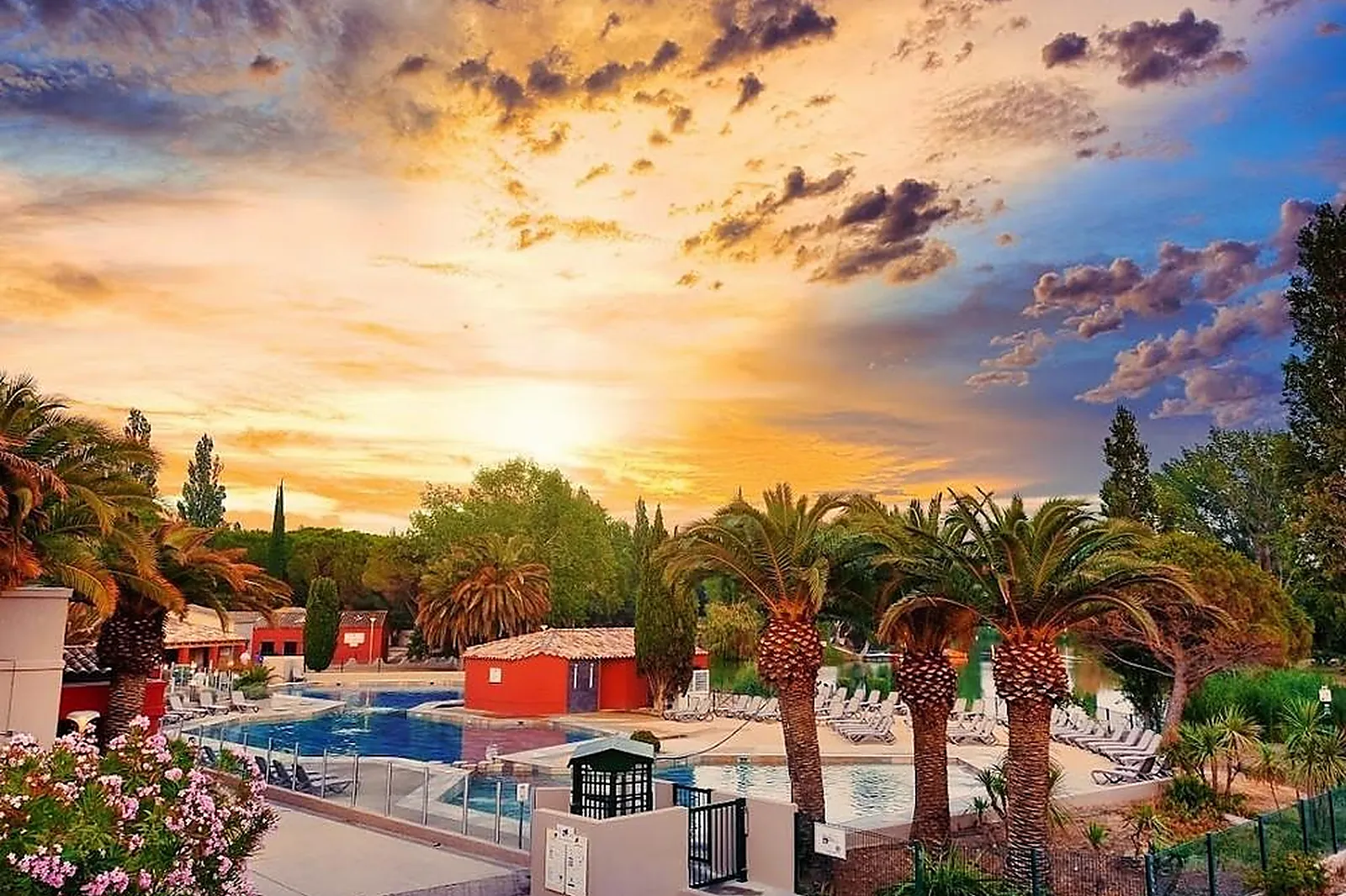 Lieux événementiels, VILLAGE CAMARGUAIS