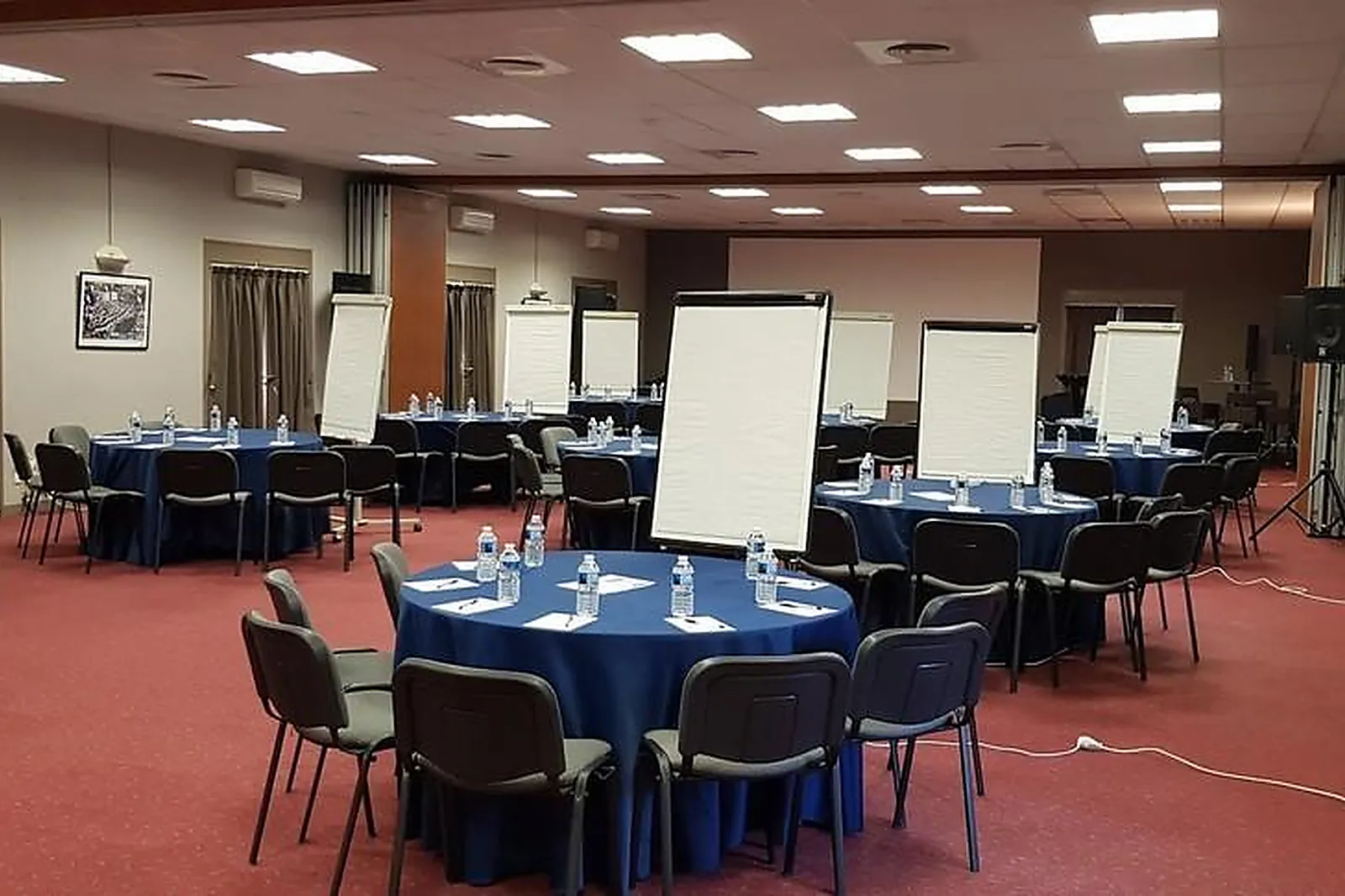 Lieux événementiels, VILLAGE CAMARGUAIS