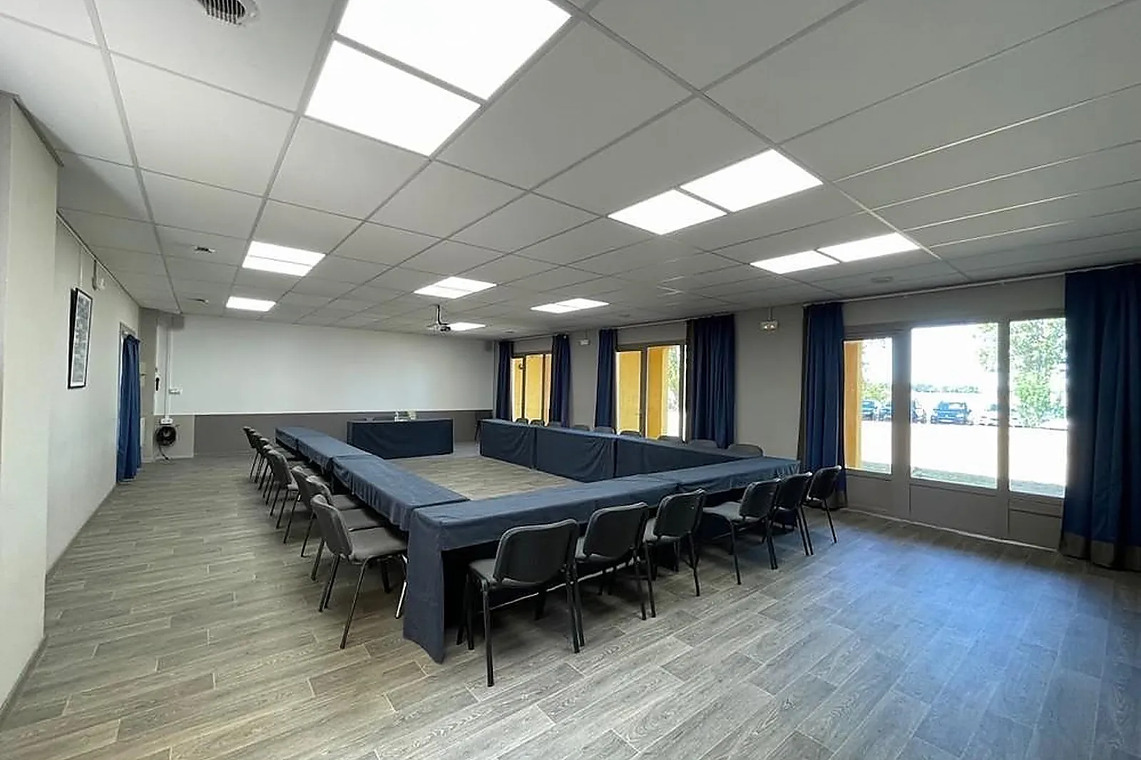 Lieux événementiels, VILLAGE CAMARGUAIS