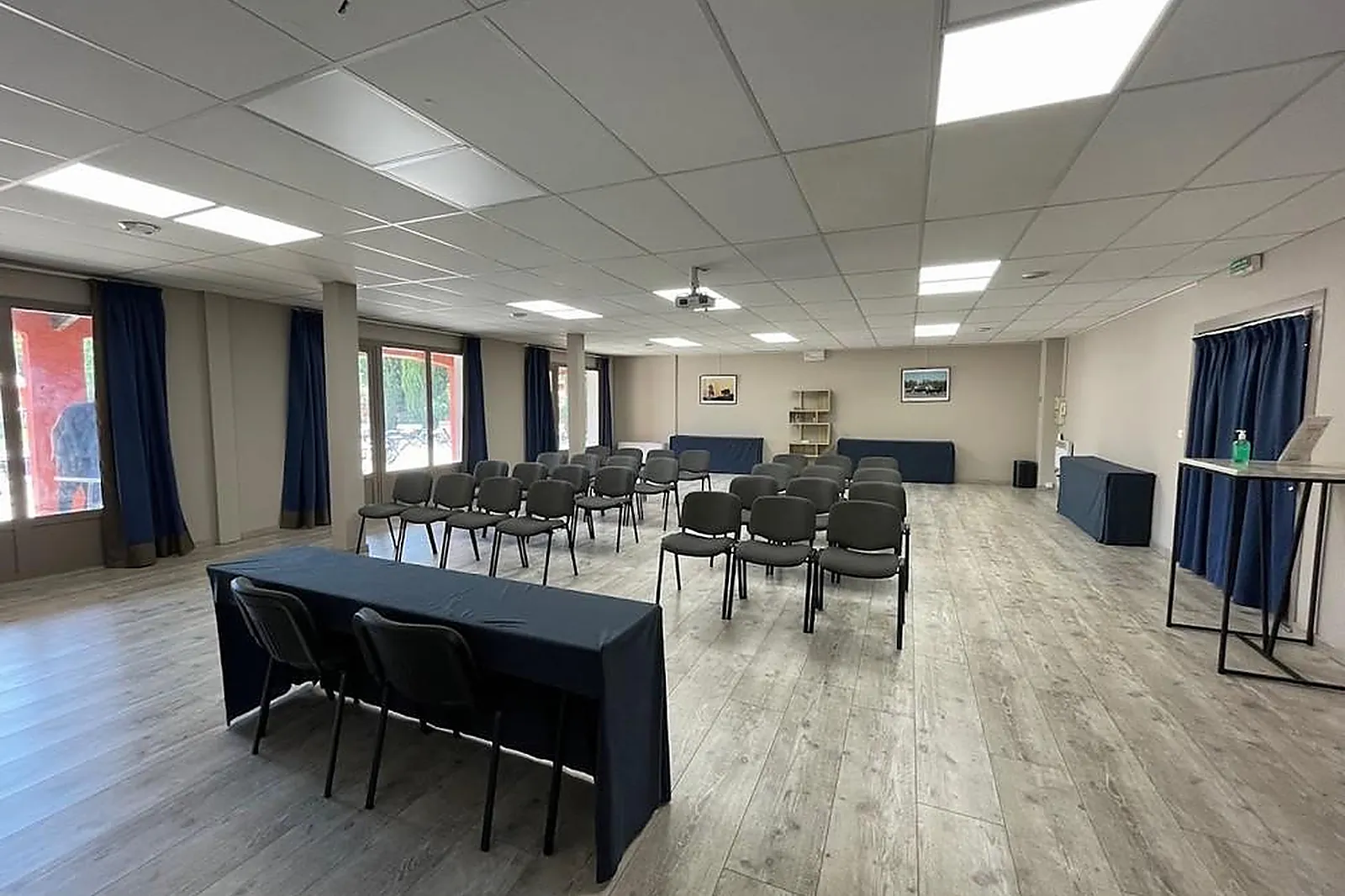 Lieux événementiels, VILLAGE CAMARGUAIS