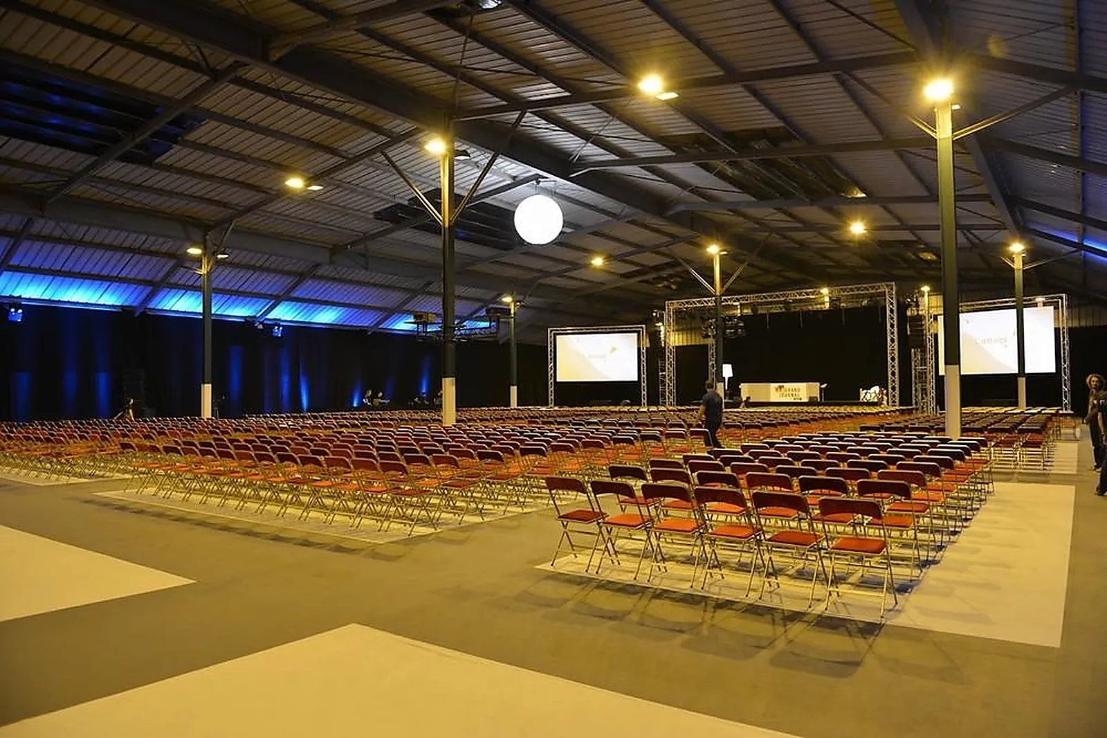 Lieux événementiels, VILLAGE CAMARGUAIS